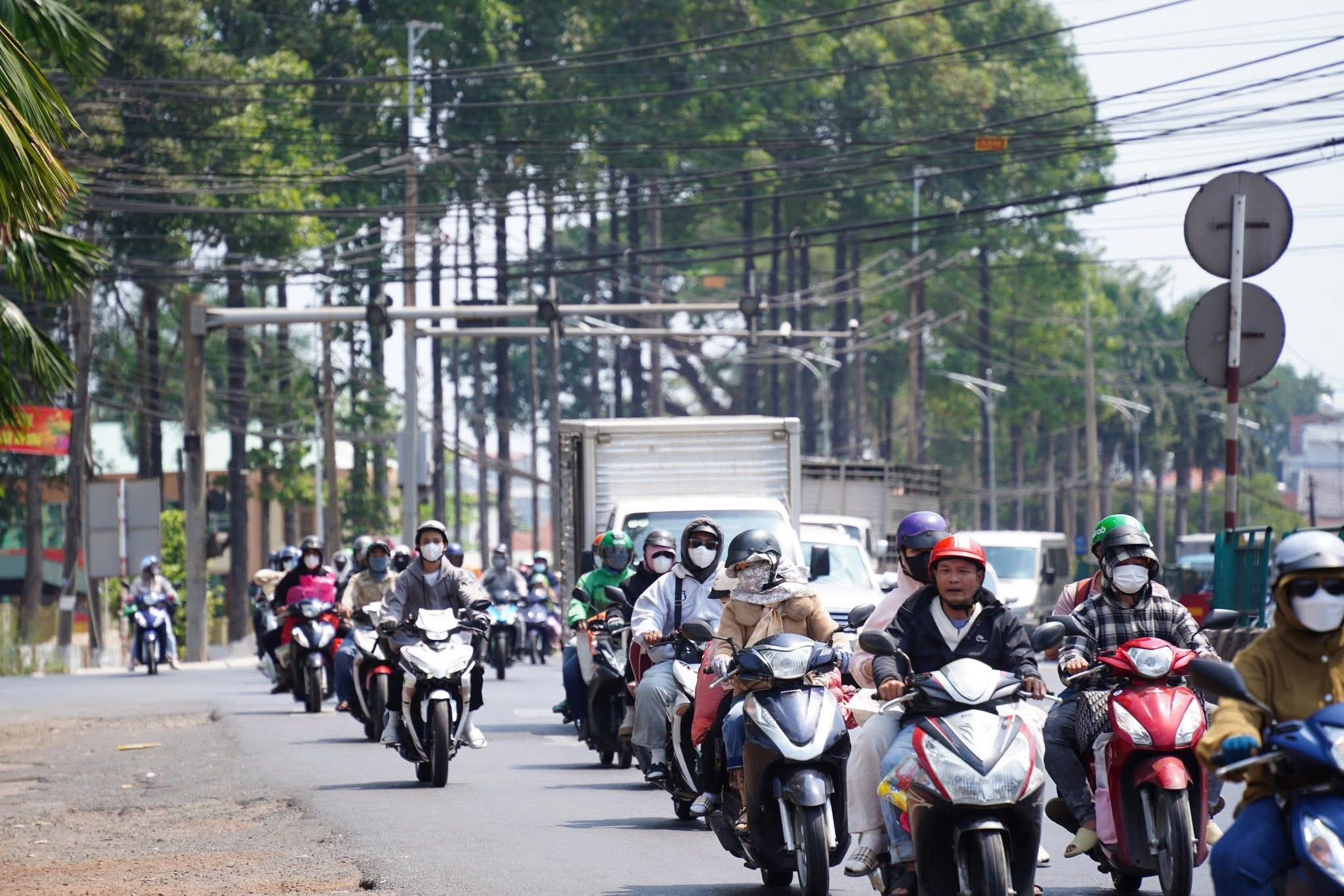 7 &ocirc; t&ocirc; va chạm li&ecirc;n ho&agrave;n tr&ecirc;n cao tốc Phan Thiết - Dầu Gi&acirc;y g&acirc;y &ugrave;n tắc k&eacute;o d&agrave;i- Ảnh 5.