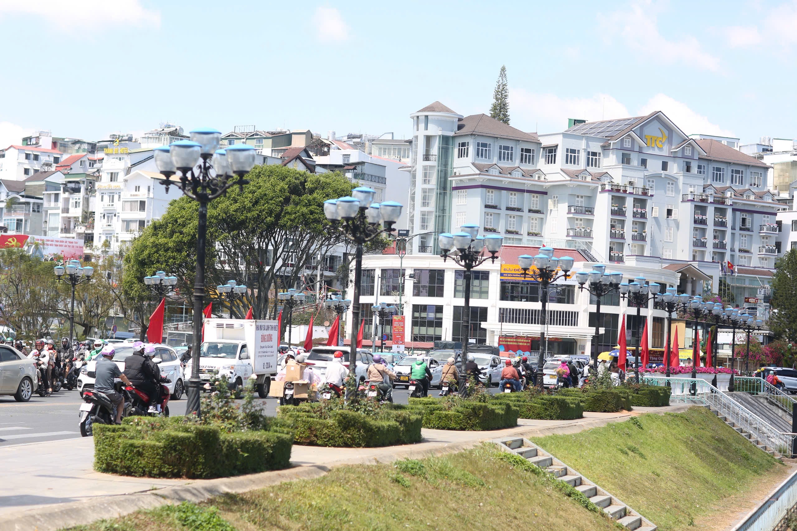 Lâm Đồng: Giải bài toán duy trì dòng khách khi sân bay Liên Khương tạm đóng cửa- Ảnh 2. Lâm Đồng: Giải bài toán duy trì dòng khách khi sân bay Liên Khương tạm đóng cửa- Ảnh 2.