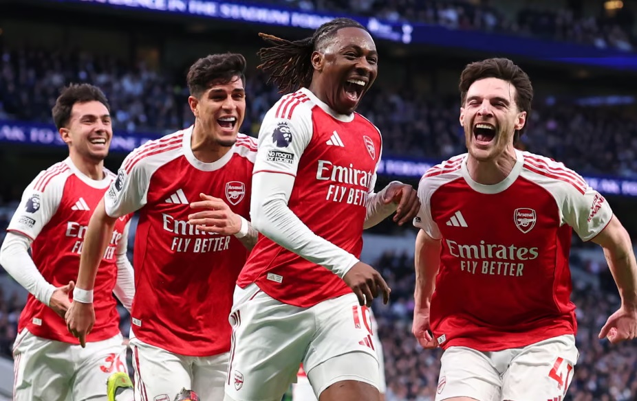 Gyokeres lập c&uacute; đ&uacute;p, Arsenal dễ d&agrave;ng đ&aacute;nh bại Tottenham- Ảnh 1.