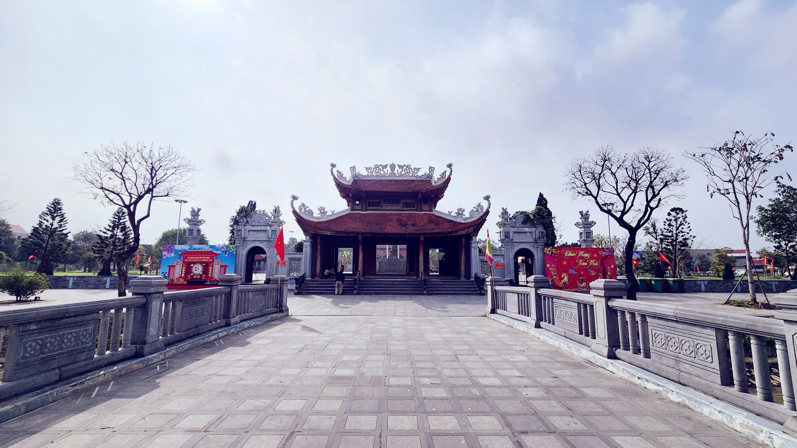 Đầu xuân thăm đền thờ Lý Thường Kiệt bên dòng sông Cầu lịch sử- Ảnh 11. Đầu xuân thăm đền thờ Lý Thường Kiệt bên dòng sông Cầu lịch sử- Ảnh 11.