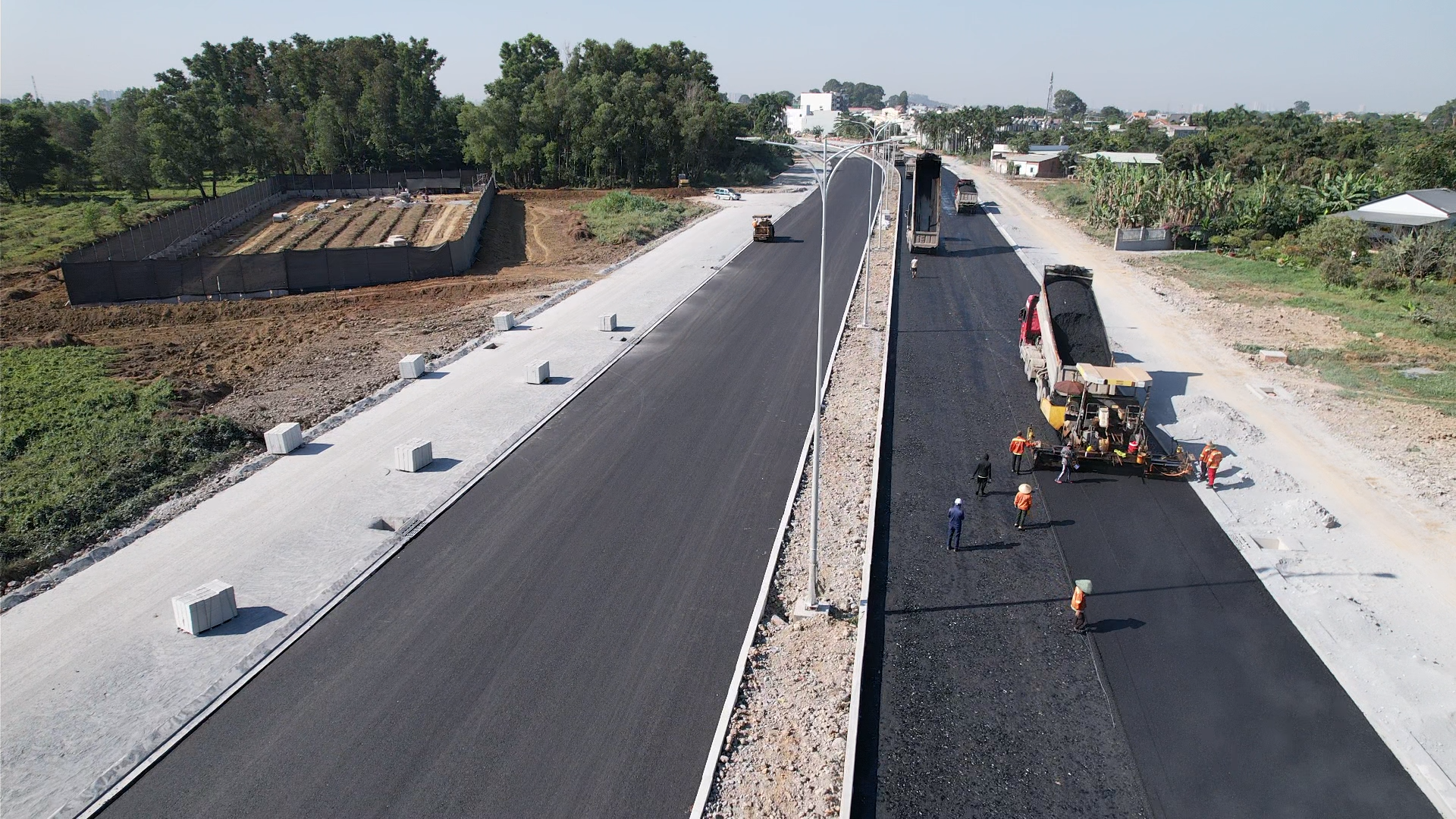 Đồng Nai ưu tiên nguồn lực cho hạ tầng kết nối và đô thị tạo đà bứt phá- Ảnh 2. Đồng Nai ưu tiên nguồn lực cho hạ tầng kết nối và đô thị tạo đà bứt phá- Ảnh 2.