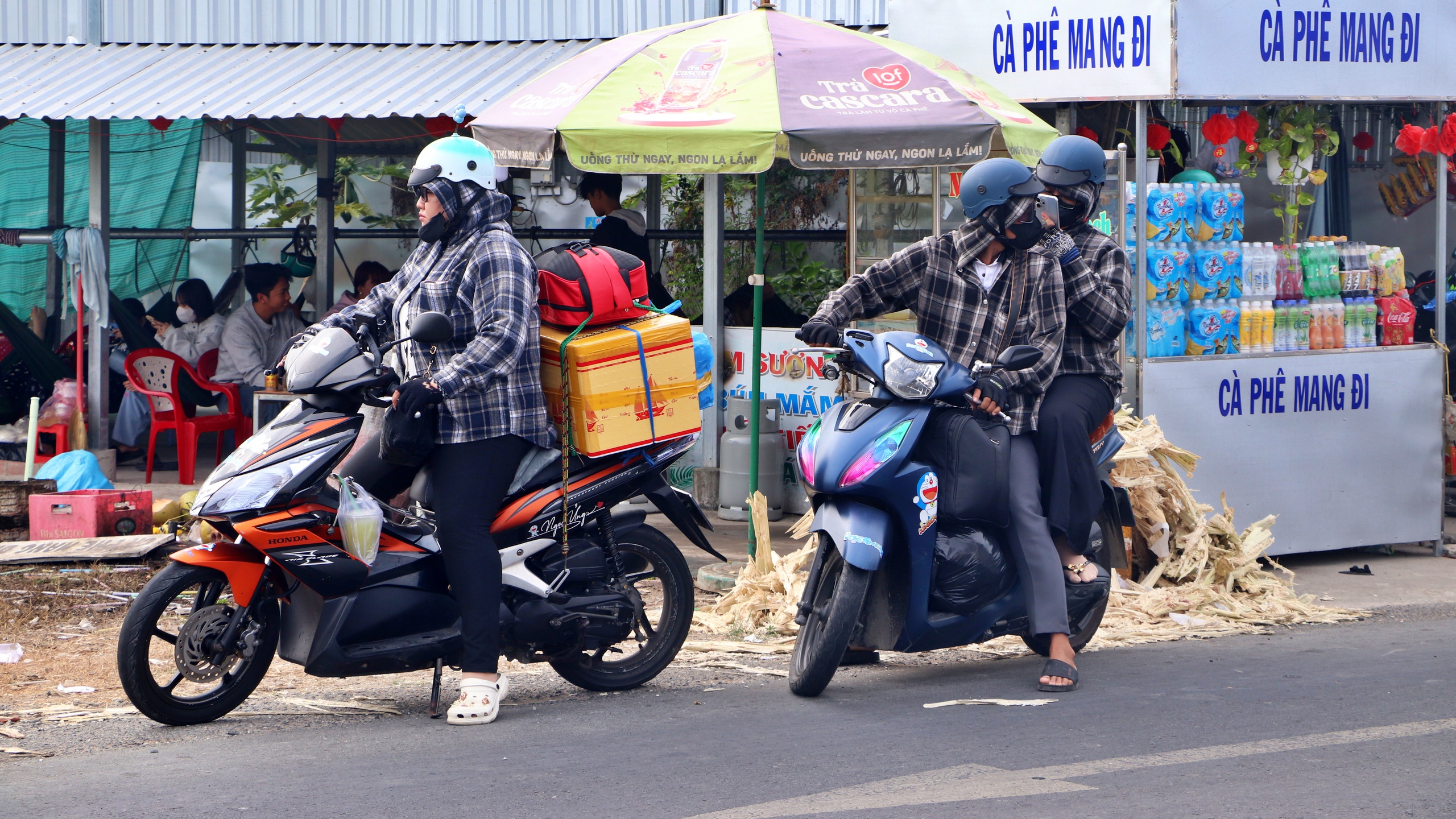 Người lao động Cà Mau trở lại TP.HCM, Đồng Nai sau kỳ nghỉ Tết- Ảnh 2. Người lao động Cà Mau trở lại TP.HCM, Đồng Nai sau kỳ nghỉ Tết- Ảnh 2.