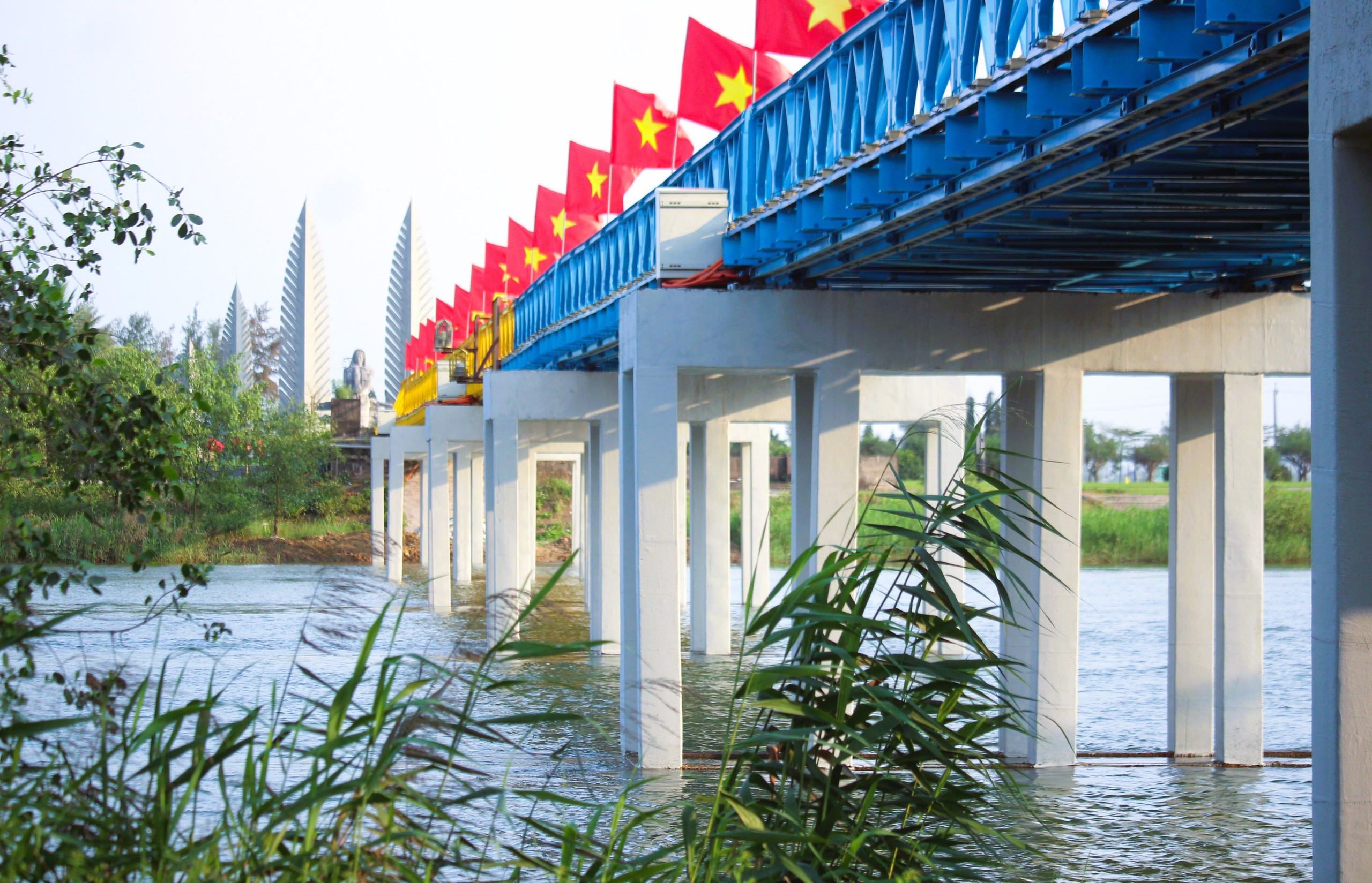 Khu di tích quốc gia đặc biệt Đôi bờ Hiền Lương - Bến Hải nhộn nhịp khách tham quan- Ảnh 13. Khu di tích quốc gia đặc biệt Đôi bờ Hiền Lương - Bến Hải nhộn nhịp khách tham quan- Ảnh 13.