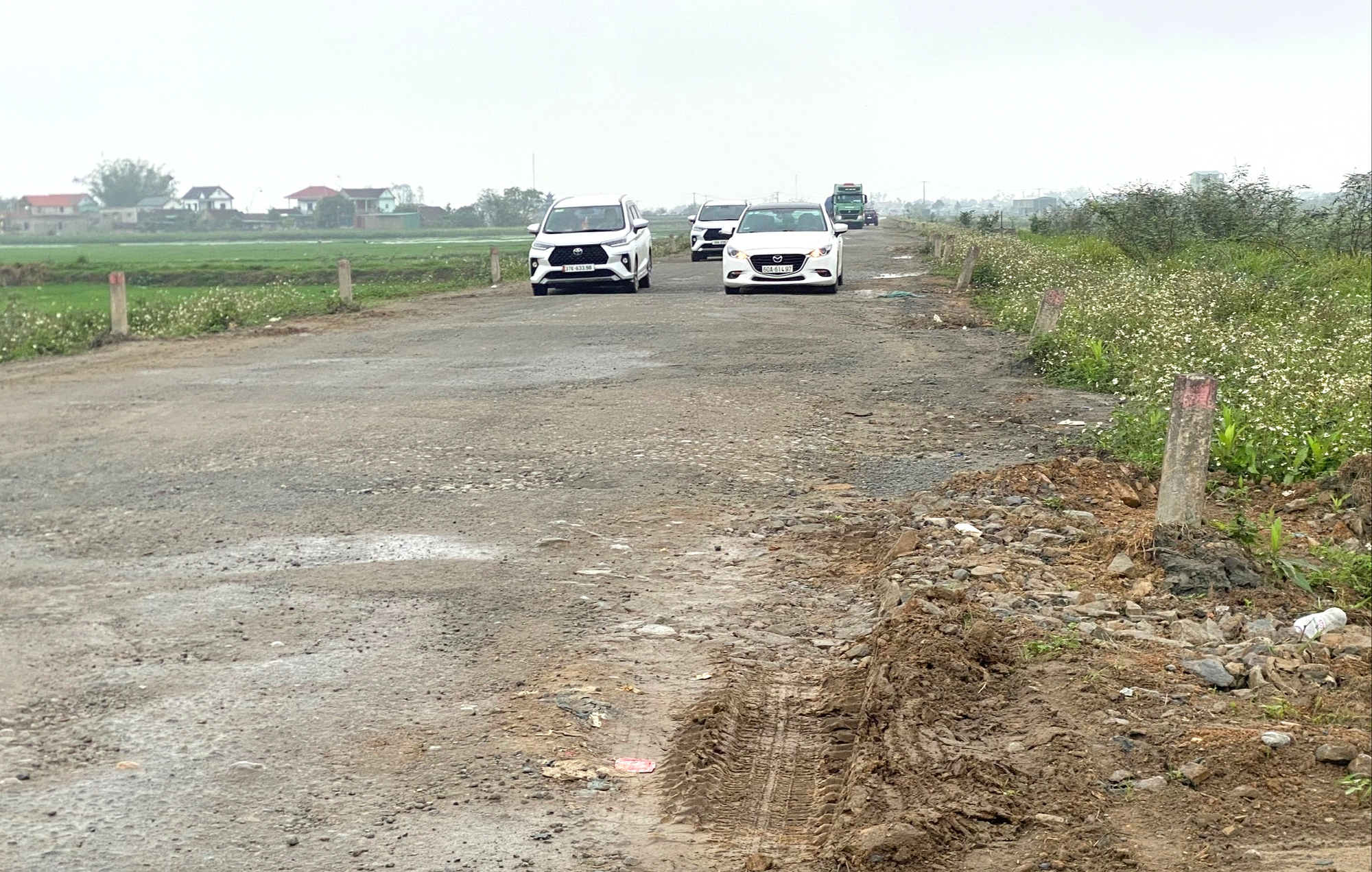 Bao giờ sửa chữa, n&acirc;ng cấp tuyến đường nối Nghệ An - H&agrave; Tĩnh?- Ảnh 1.