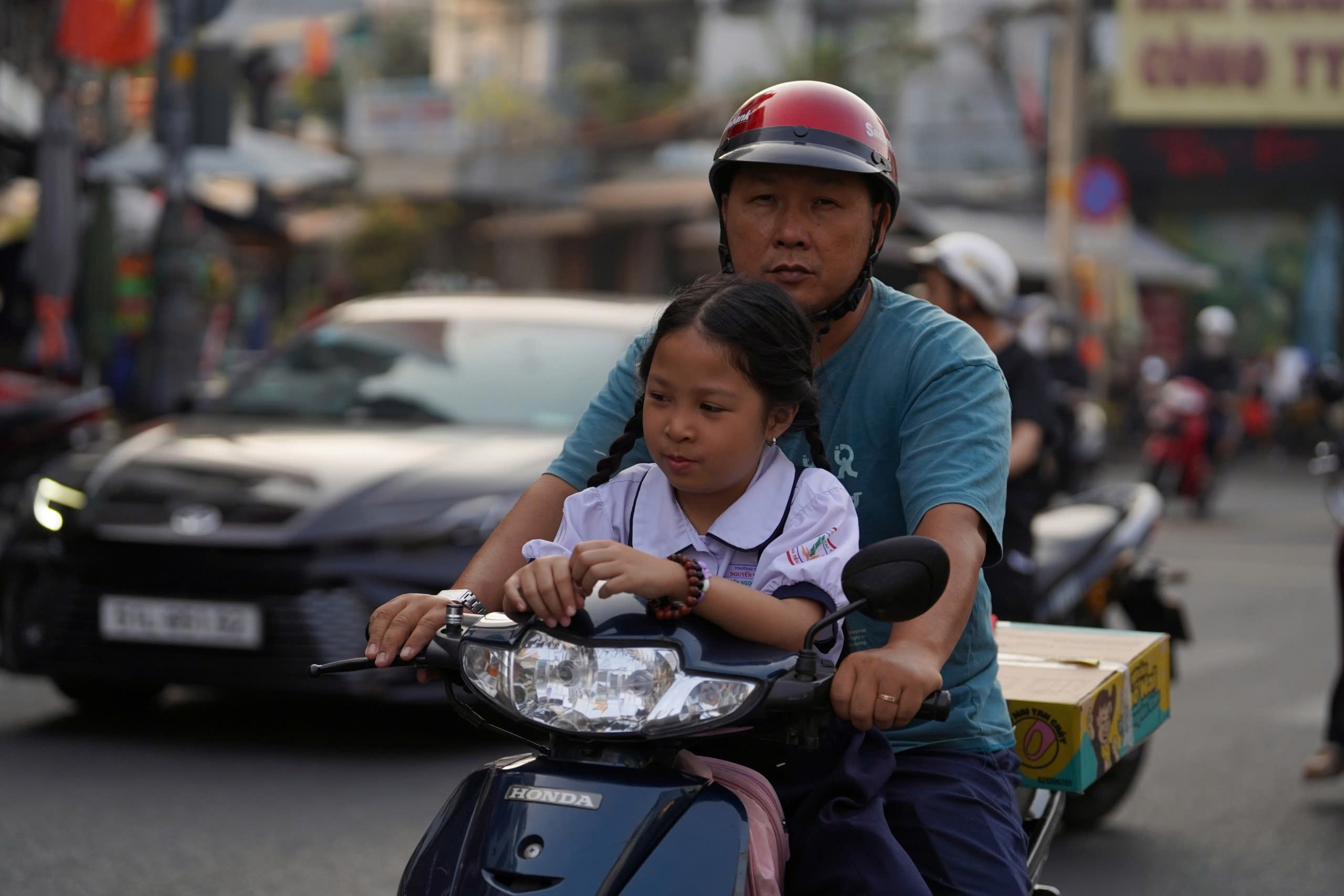 Giao thông TP.HCM “dễ thở” trong ngày đầu làm việc sau kỳ nghỉ Tết- Ảnh 6. Giao thông TP.HCM “dễ thở” trong ngày đầu làm việc sau kỳ nghỉ Tết- Ảnh 6.