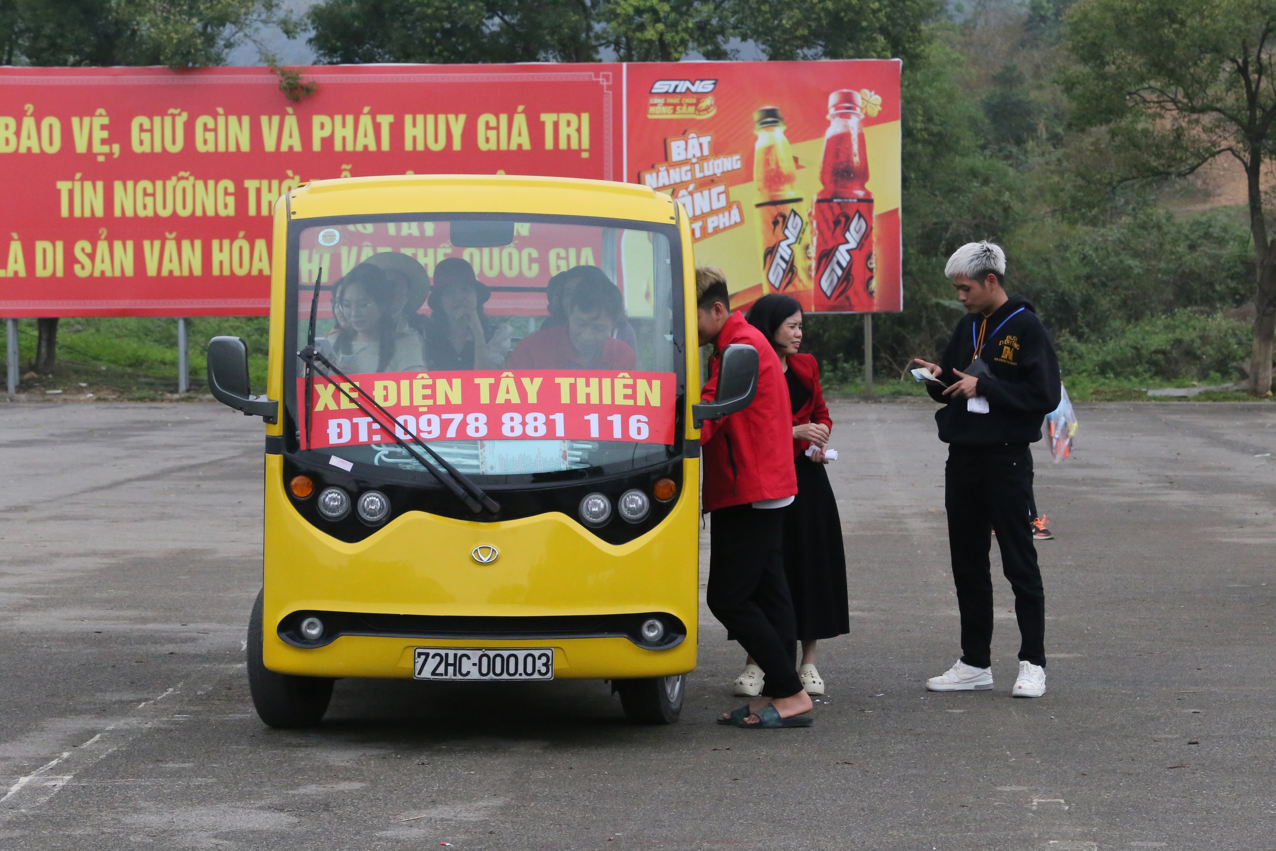 Sớm hoàn thiện hồ sơ kinh doanh xe điện tại khu di tích quốc gia Tây Thiên- Ảnh 2. Sớm hoàn thiện hồ sơ kinh doanh xe điện tại khu di tích quốc gia Tây Thiên- Ảnh 2.