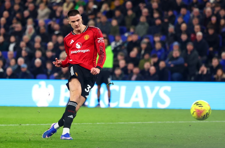 Đ&aacute;nh bại Everton, MU trở lại top 4 Ngoại hạng Anh- Ảnh 2.