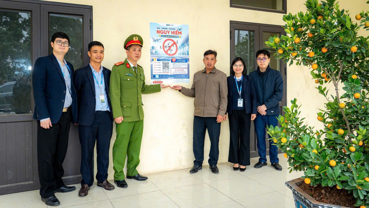 Bay flycam gần s&acirc;n bay c&oacute; thể bị phạt tới 40 triệu đồng- Ảnh 1.