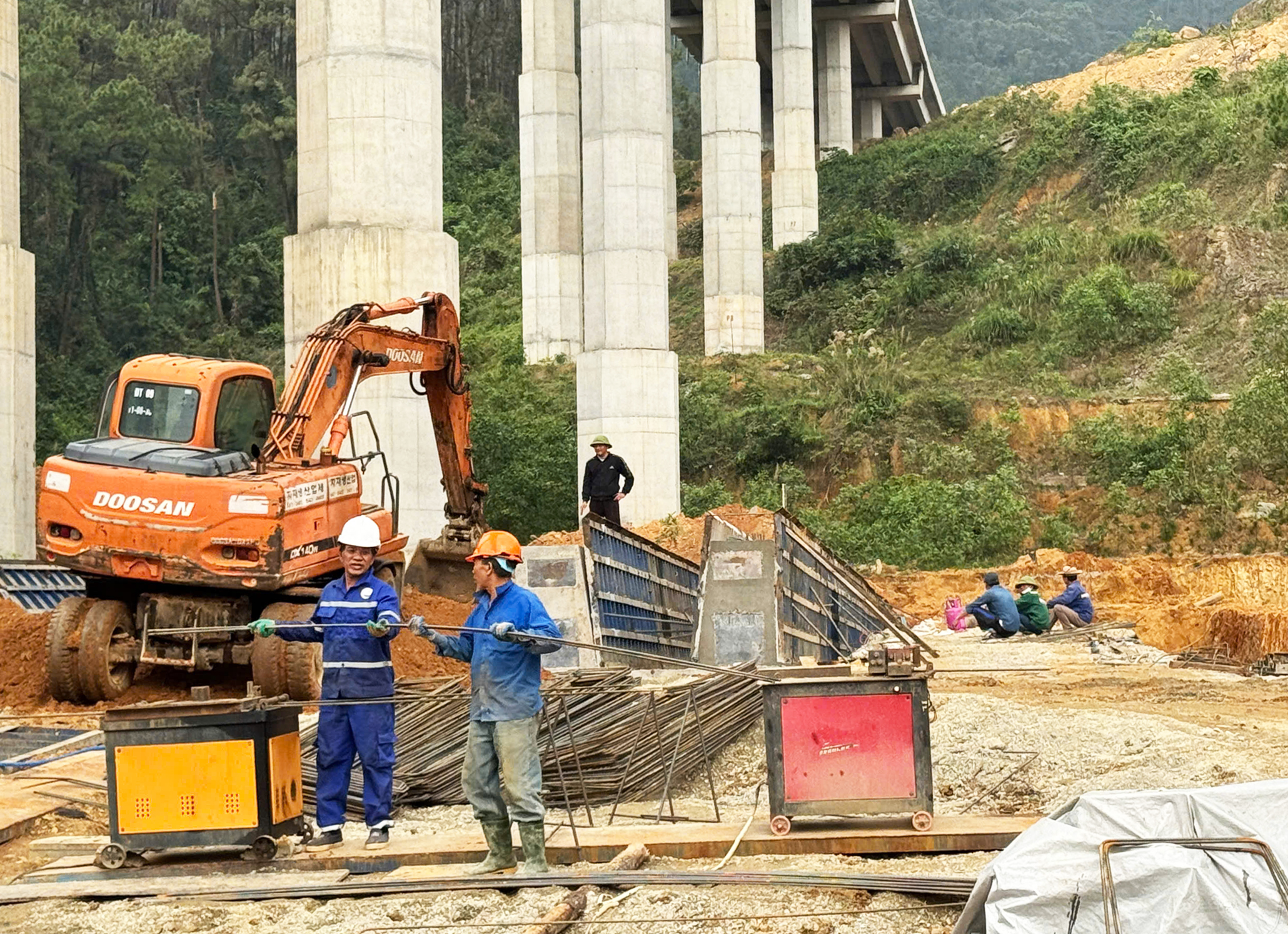 Nghệ An tăng tốc thi c&ocirc;ng loạt dự &aacute;n giao th&ocirc;ng trọng điểm ngay sau Tết- Ảnh 1.