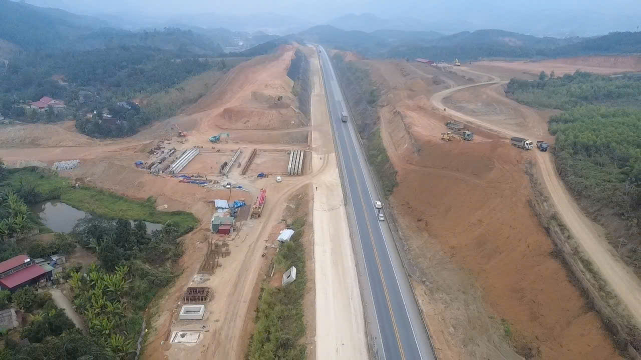Dự án mở rộng cao tốc Nội Bài - Lào Cai: Tăng tốc sau Tết, cán đích cuối năm 2026- Ảnh 1. Dự án mở rộng cao tốc Nội Bài - Lào Cai: Tăng tốc sau Tết, cán đích cuối năm 2026- Ảnh 1.