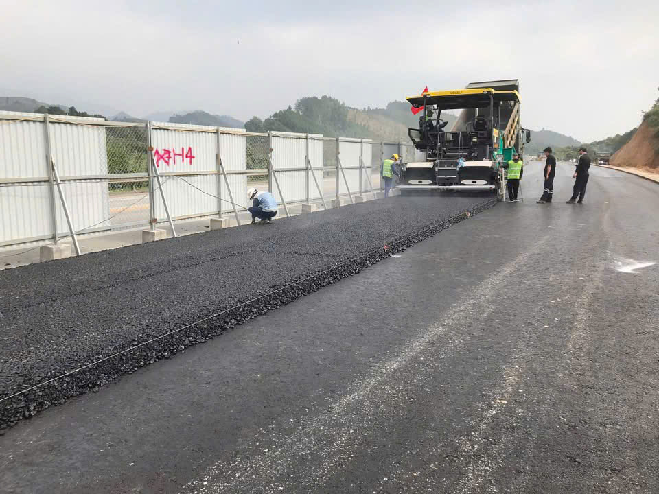 Dự án mở rộng cao tốc Nội Bài - Lào Cai: Tăng tốc sau Tết, cán đích cuối năm 2026- Ảnh 4. Dự án mở rộng cao tốc Nội Bài - Lào Cai: Tăng tốc sau Tết, cán đích cuối năm 2026- Ảnh 4.