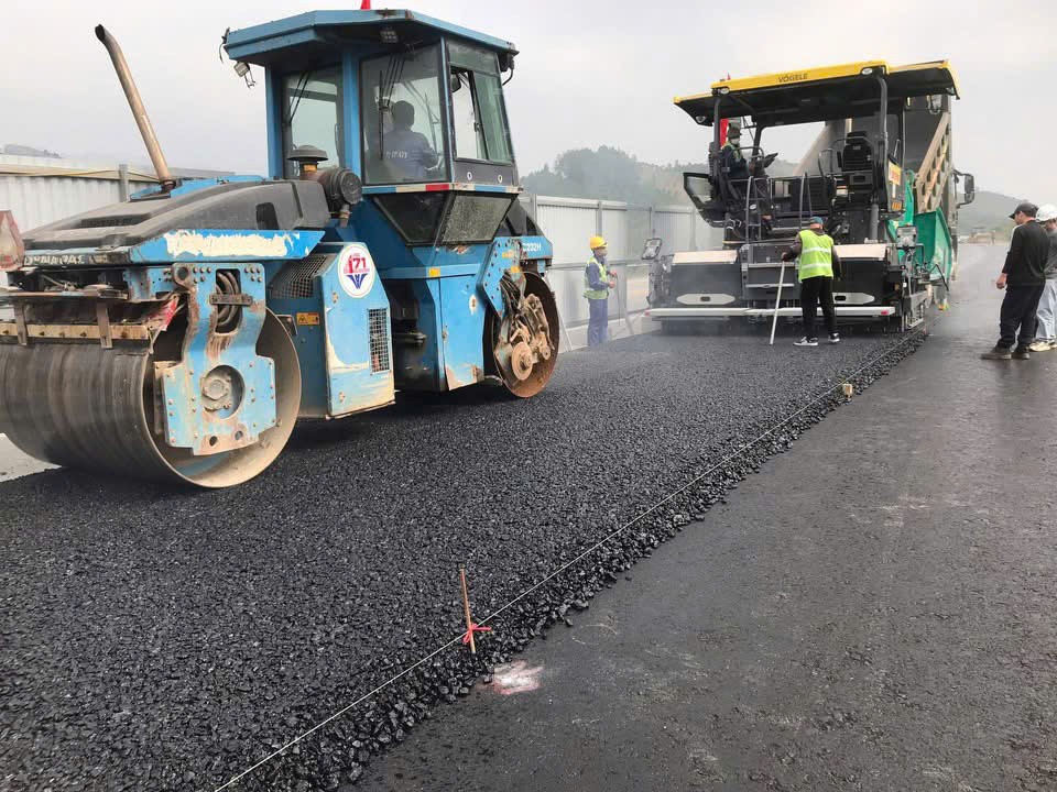 Dự án mở rộng cao tốc Nội Bài - Lào Cai: Tăng tốc sau Tết, cán đích cuối năm 2026- Ảnh 5. Dự án mở rộng cao tốc Nội Bài - Lào Cai: Tăng tốc sau Tết, cán đích cuối năm 2026- Ảnh 5.