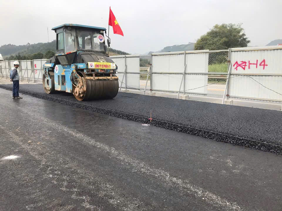 Dự án mở rộng cao tốc Nội Bài - Lào Cai: Tăng tốc sau Tết, cán đích cuối năm 2026- Ảnh 6. Dự án mở rộng cao tốc Nội Bài - Lào Cai: Tăng tốc sau Tết, cán đích cuối năm 2026- Ảnh 6.