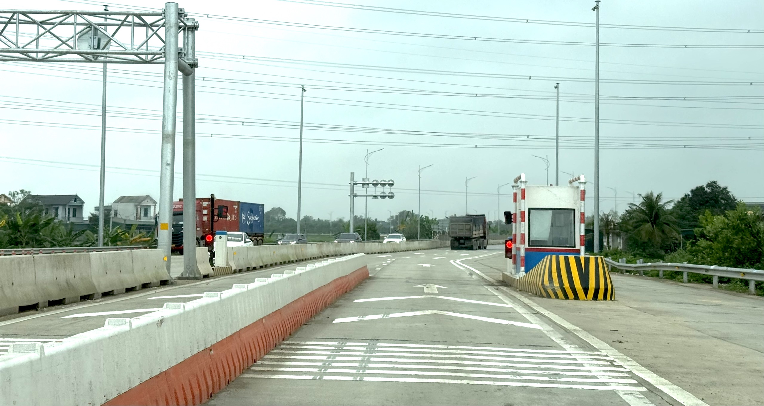 Hoàn thiện hạ tầng, cao tốc qua Nghệ An, Thanh Hóa sẵn sàng thu phí- Ảnh 9. Hoàn thiện hạ tầng, cao tốc qua Nghệ An, Thanh Hóa sẵn sàng thu phí- Ảnh 9.