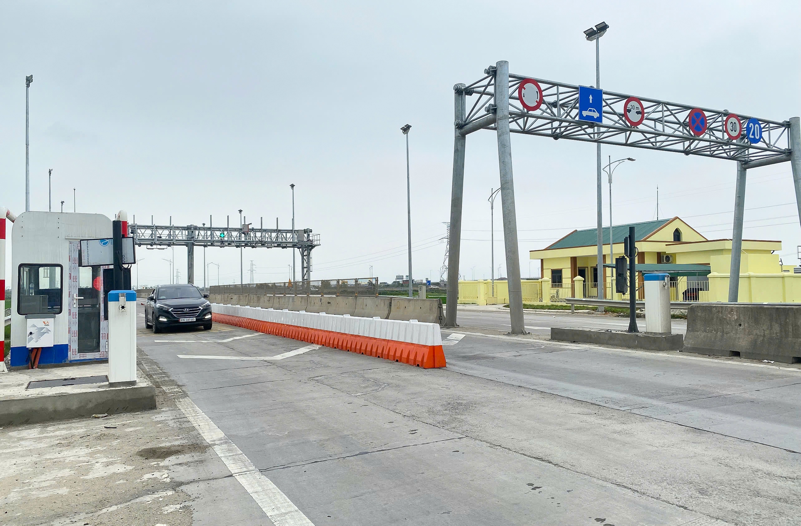 Hoàn thiện hạ tầng, cao tốc qua Nghệ An, Thanh Hóa sẵn sàng thu phí- Ảnh 1. Hoàn thiện hạ tầng, cao tốc qua Nghệ An, Thanh Hóa sẵn sàng thu phí- Ảnh 1.