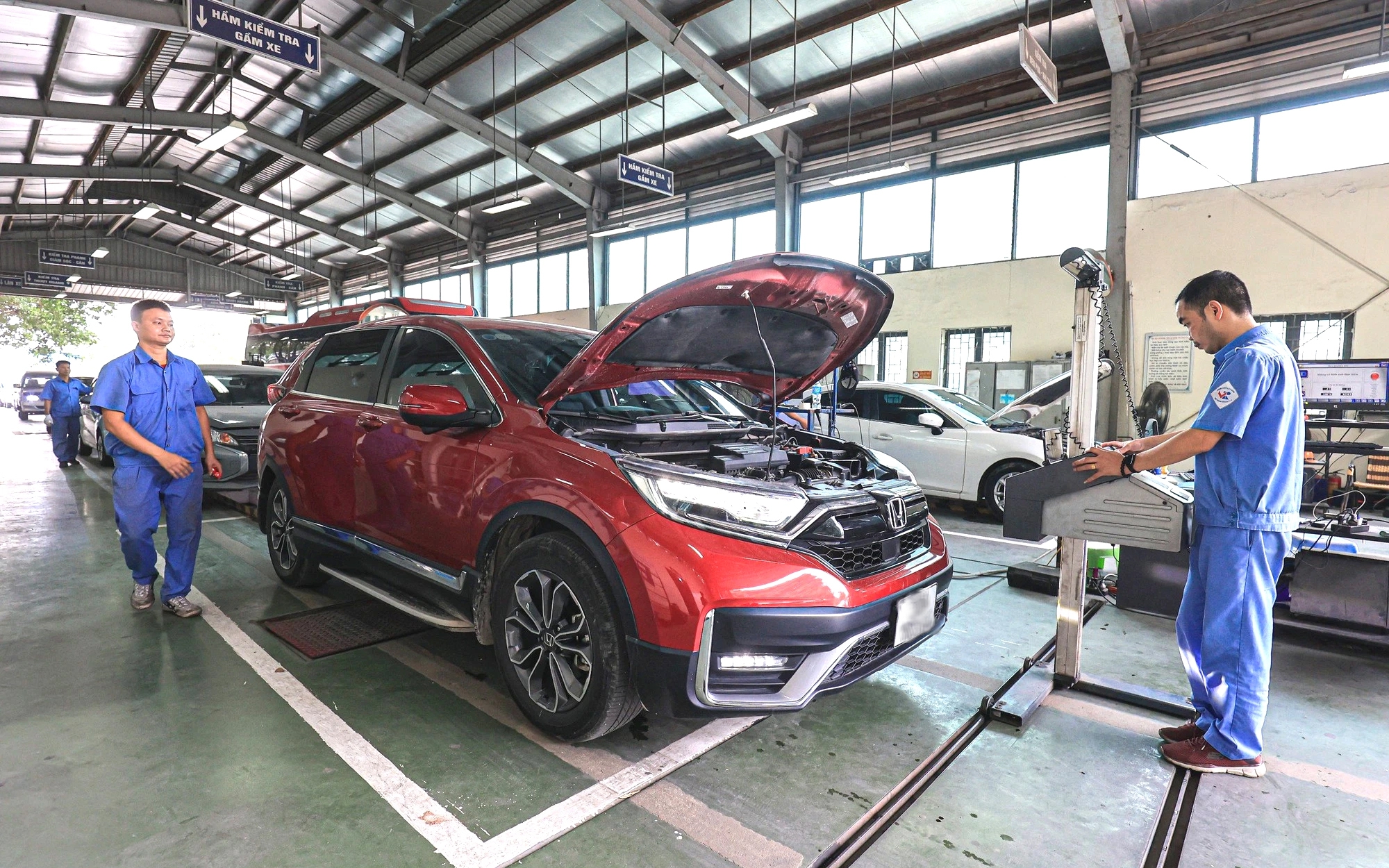 Công nghiệp ô tô Đức khủng hoảng, có ảnh hưởng đến Việt Nam?- Ảnh 2. Từ 1/3 sẽ thay đổi quy trình kiểm tra khí thải ô tô