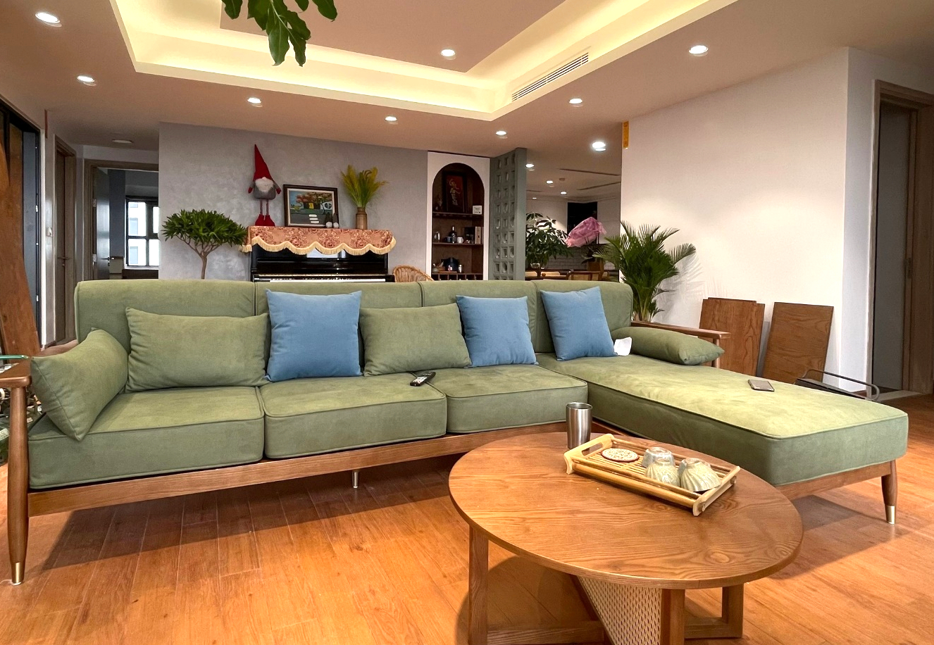 Cách chọn màu nội thất phòng khách hài hòa với khí hậu và phong thủy- Ảnh 2. Cách chọn màu nội thất phòng khách hài hòa với khí hậu và phong thủy- Ảnh 2.