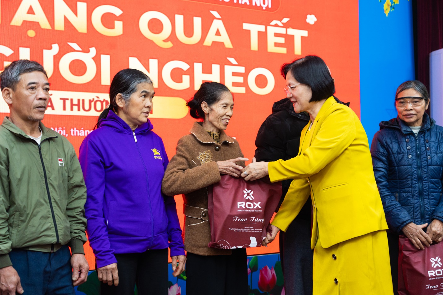 ROX Share mang Tết ấm đến hơn 2.300 hộ gia đình khó khăn- Ảnh 2.