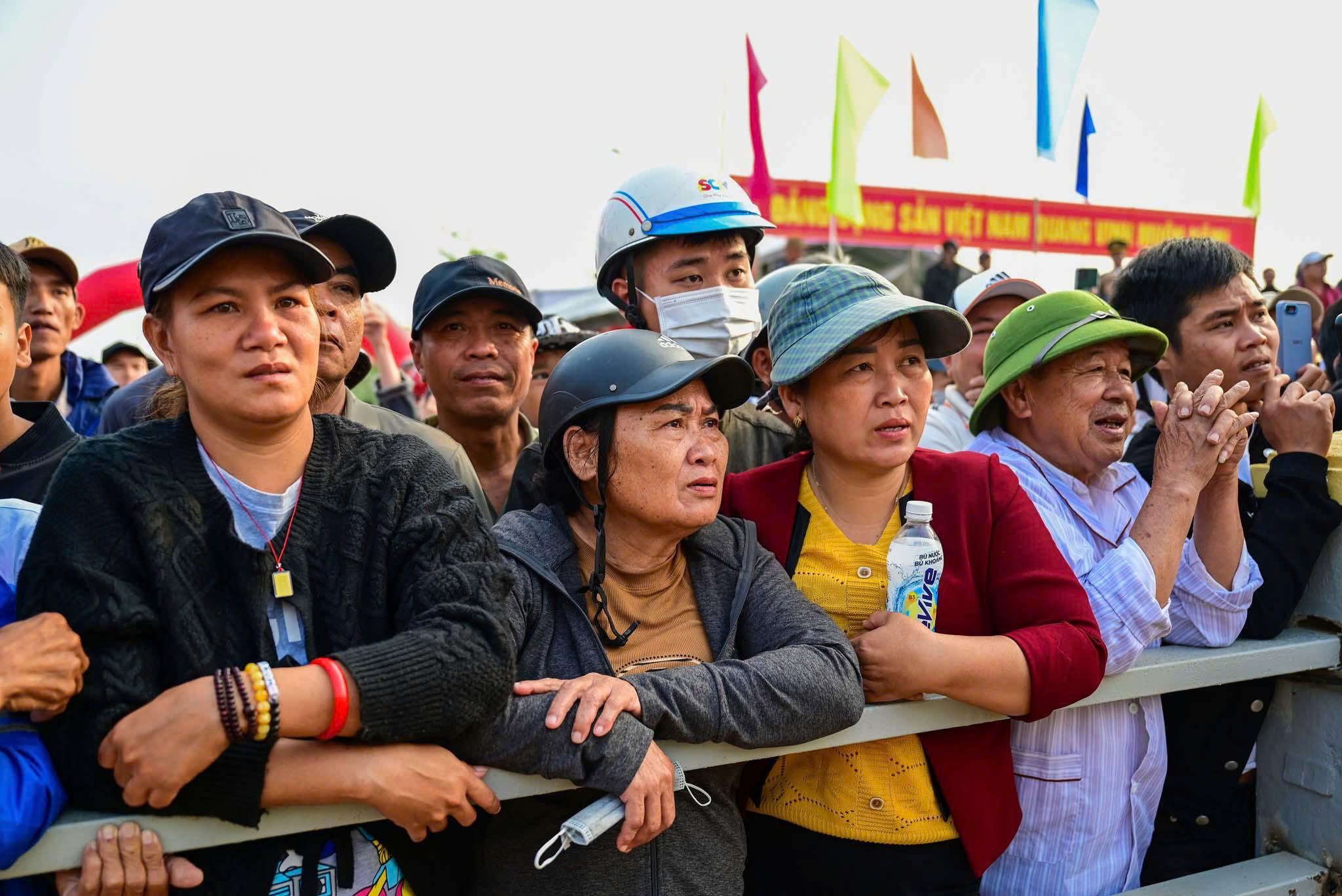 Tưng bừng hội vật truyền thống làng Sình hơn 200 năm ở Huế- Ảnh 12. Tưng bừng hội vật truyền thống làng Sình hơn 200 năm ở Huế- Ảnh 12.