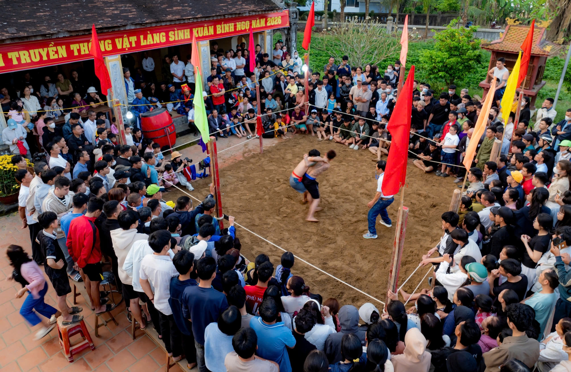 Tưng bừng hội vật truyền thống làng Sình hơn 200 năm ở Huế- Ảnh 10. Tưng bừng hội vật truyền thống làng Sình hơn 200 năm ở Huế- Ảnh 10.