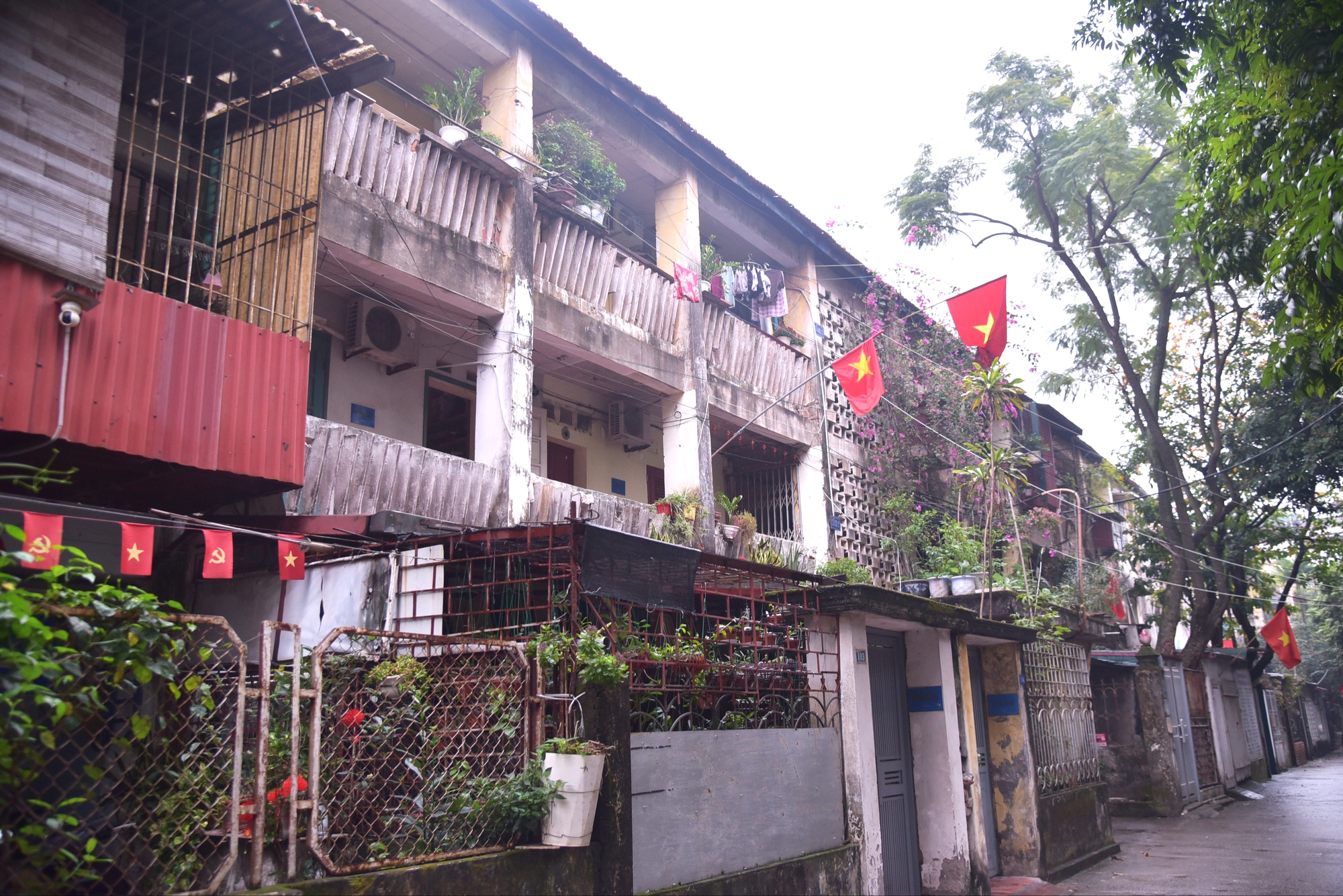 Hà Nội: Người dân nói gì về việc xây ba tòa chung cư 34 tầng trên nền khu tập thể cũ?- Ảnh 1.