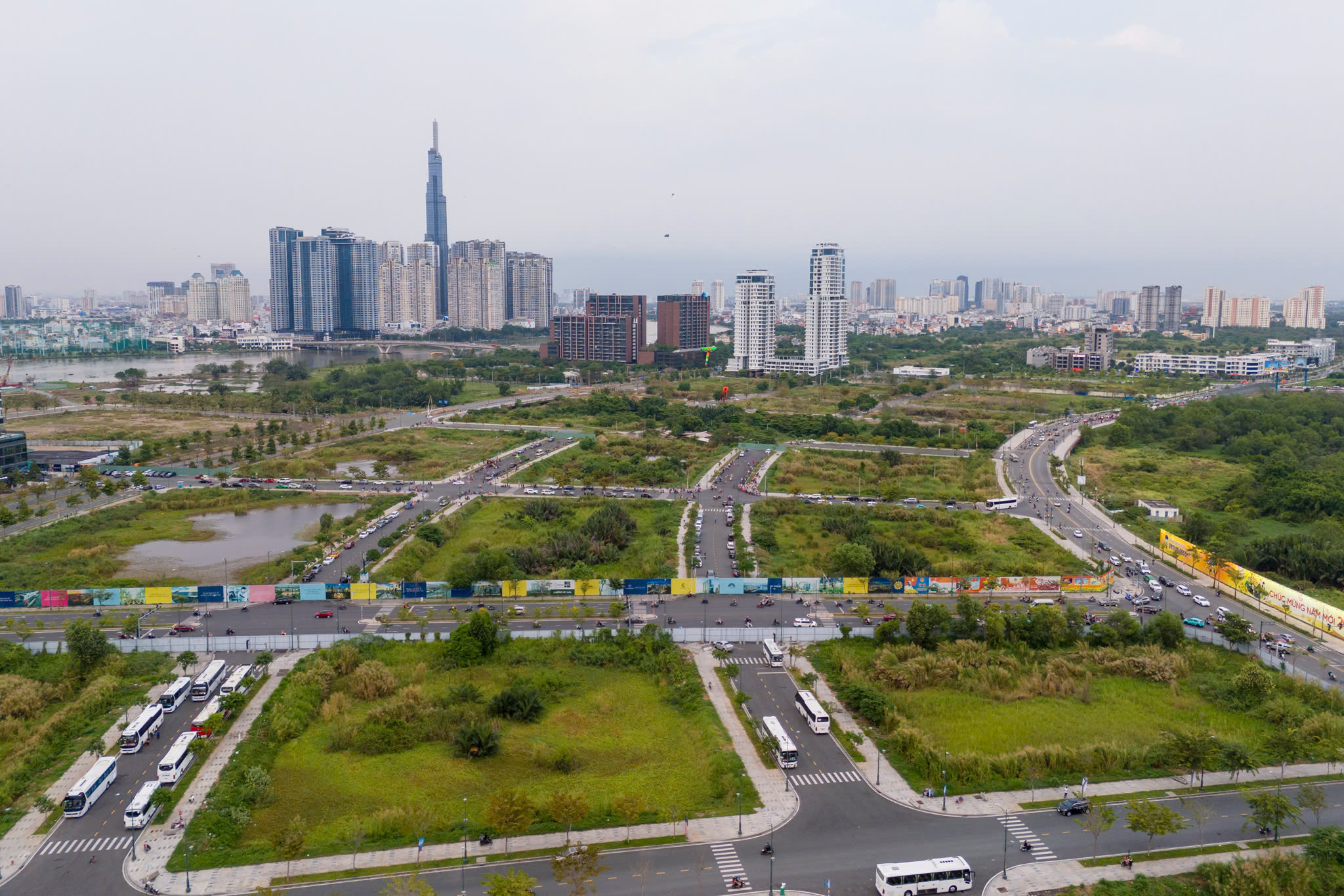 Cận cảnh khu đất vàng được đề xuất xây tháp 99 tầng cao nhất Việt Nam- Ảnh 4.