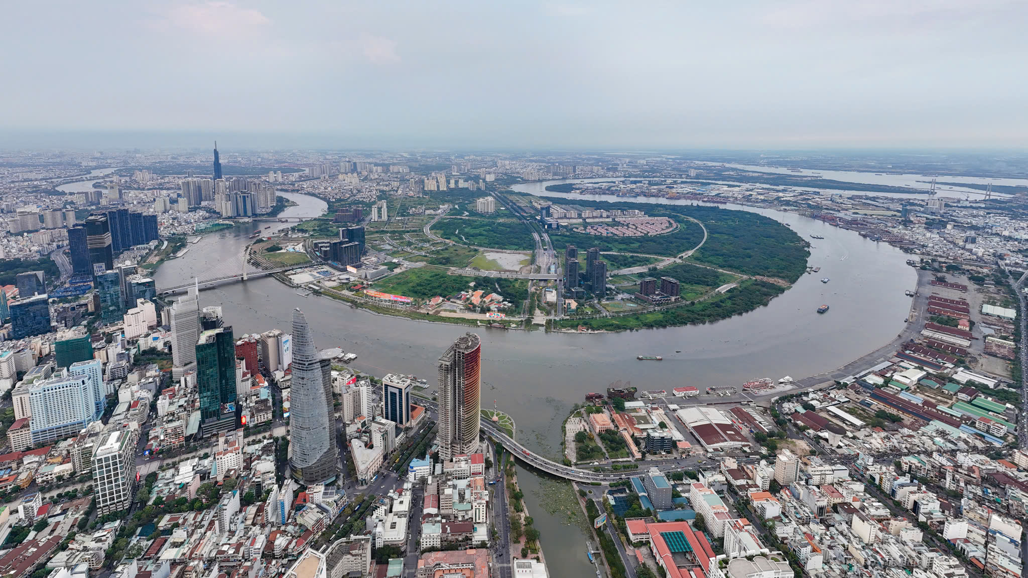 Cận cảnh khu đất vàng được đề xuất xây tháp 99 tầng cao nhất Việt Nam- Ảnh 1.