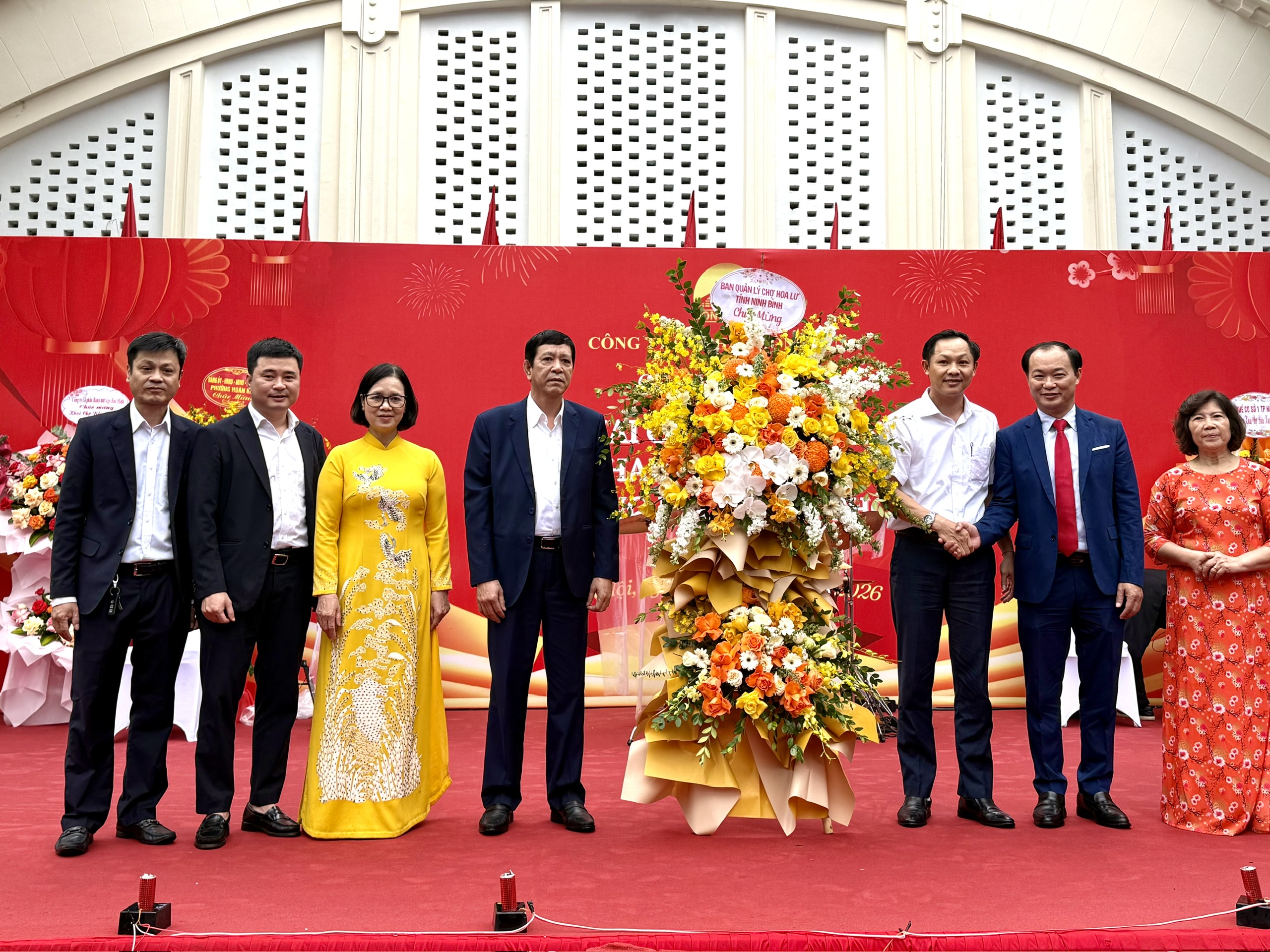 Chợ Đồng Xuân khai xuân năm 2026, giữ nét truyền thống Hà Nội- Ảnh 2. Chợ Đồng Xuân khai xuân năm 2026, giữ nét truyền thống Hà Nội- Ảnh 2.