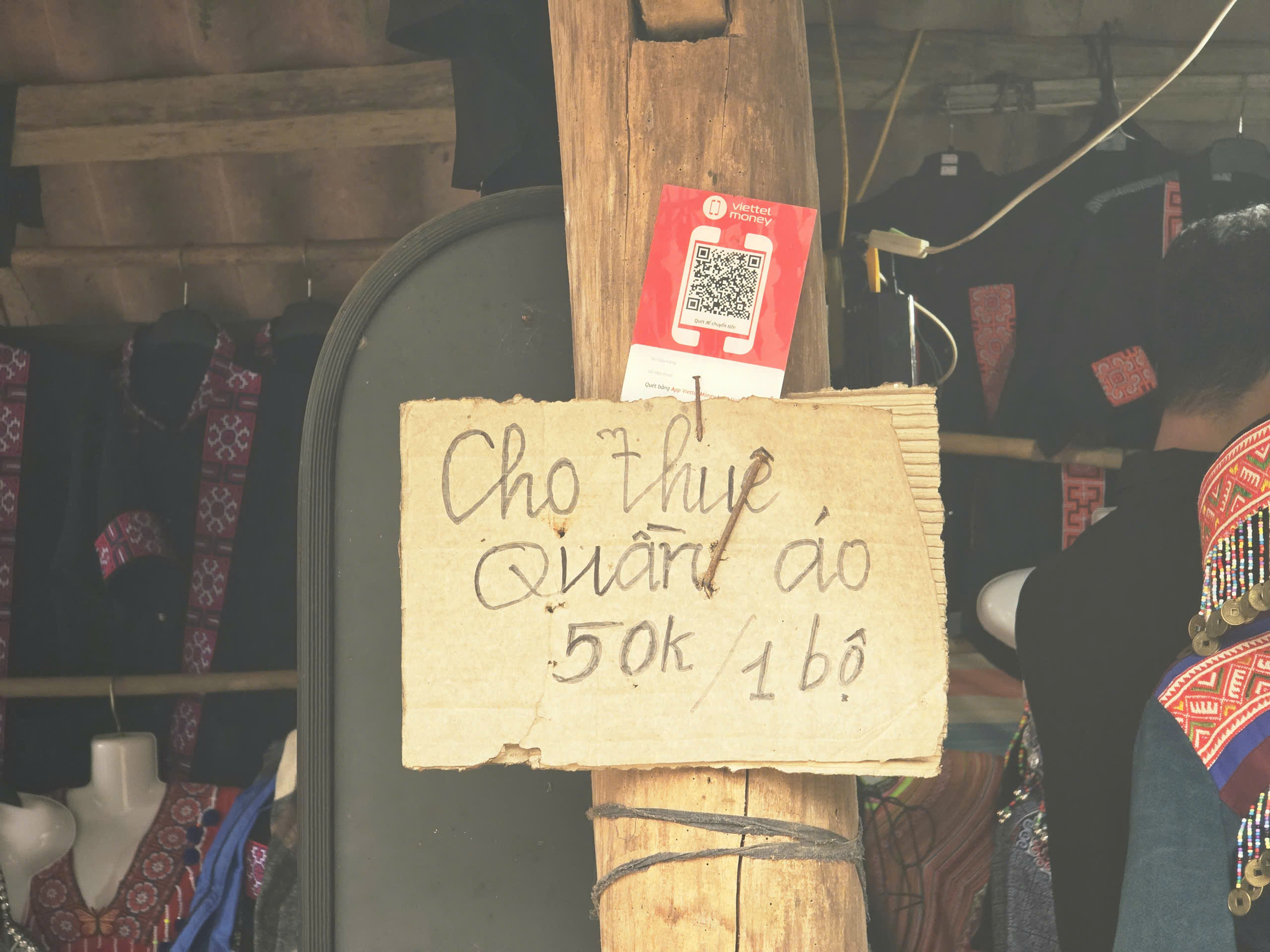 Độc đ&aacute;o phi&ecirc;n chợ v&ugrave;ng cao Sin Suối Hồ h&uacute;t kh&aacute;ch du lịch- Ảnh 14.