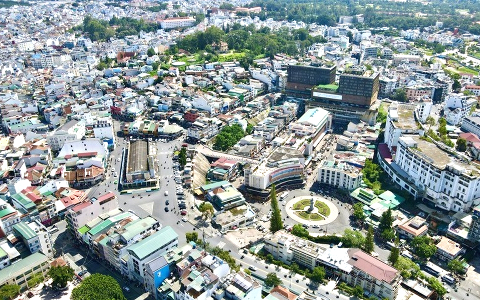 Lâm Đồng đề ra 9 nhóm giải pháp tháo gỡ khó khăn cho 359 dự án ngoài ngân sách- Ảnh 2. Lâm Đồng đề ra 9 nhóm giải pháp tháo gỡ khó khăn cho 359 dự án ngoài ngân sách- Ảnh 2.