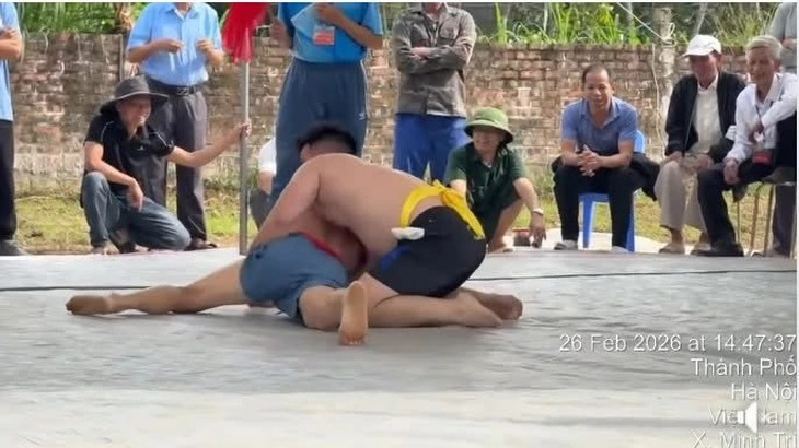 Hà Nội: Người đàn ông tử vong khi đấu vật ở lễ hội đầu xuân- Ảnh 1. Hà Nội: Người đàn ông tử vong khi đấu vật ở lễ hội đầu xuân- Ảnh 1.