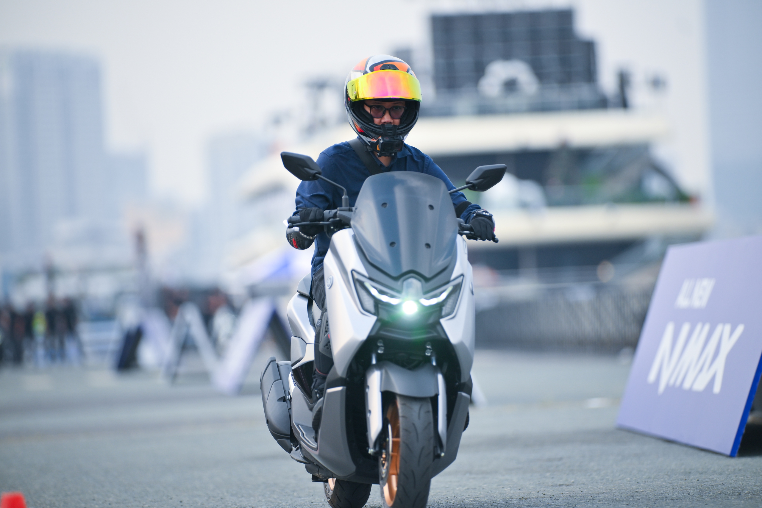 Tư thế ngồi ảnh hưởng thế nào đến trải nghiệm lái xe máy?- Ảnh 1.