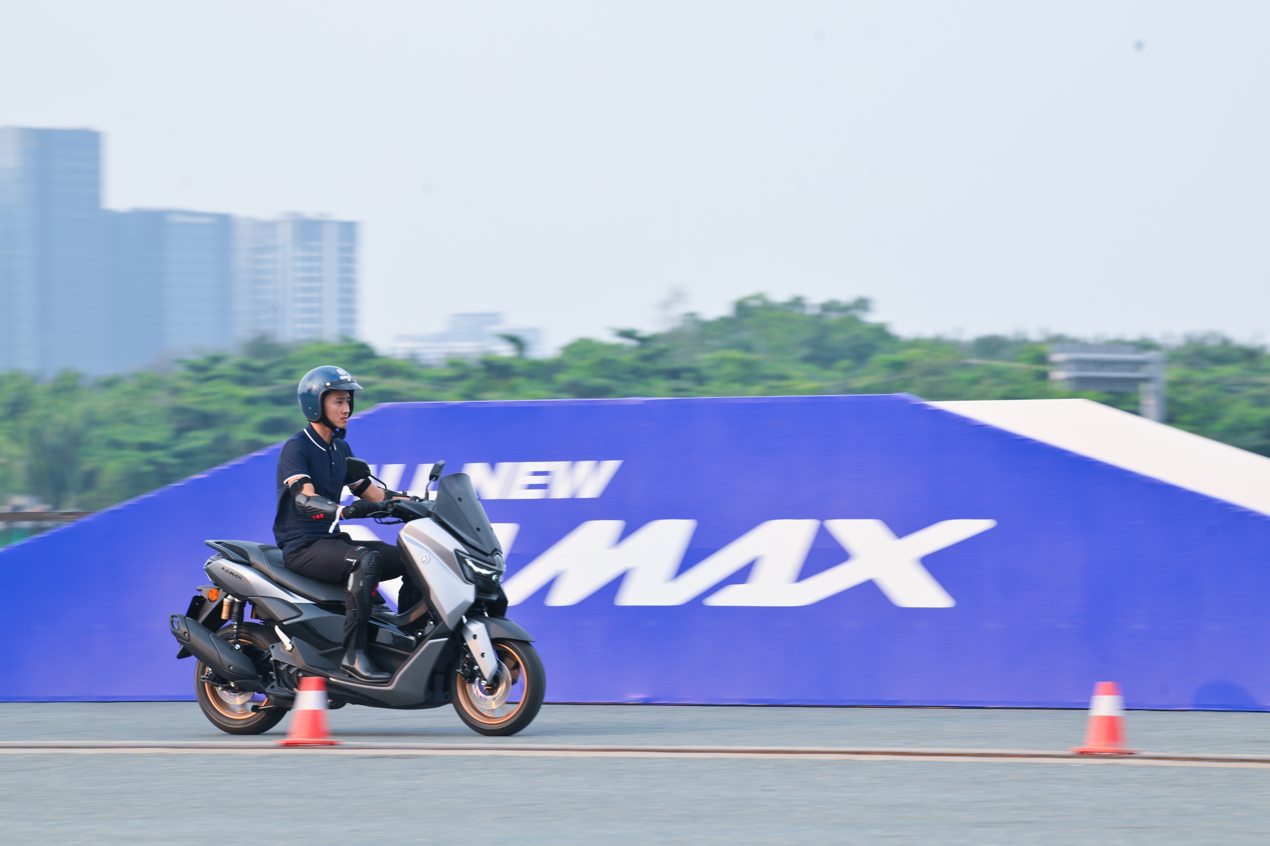 Tư thế ngồi ảnh hưởng thế nào đến trải nghiệm lái xe máy?- Ảnh 5.