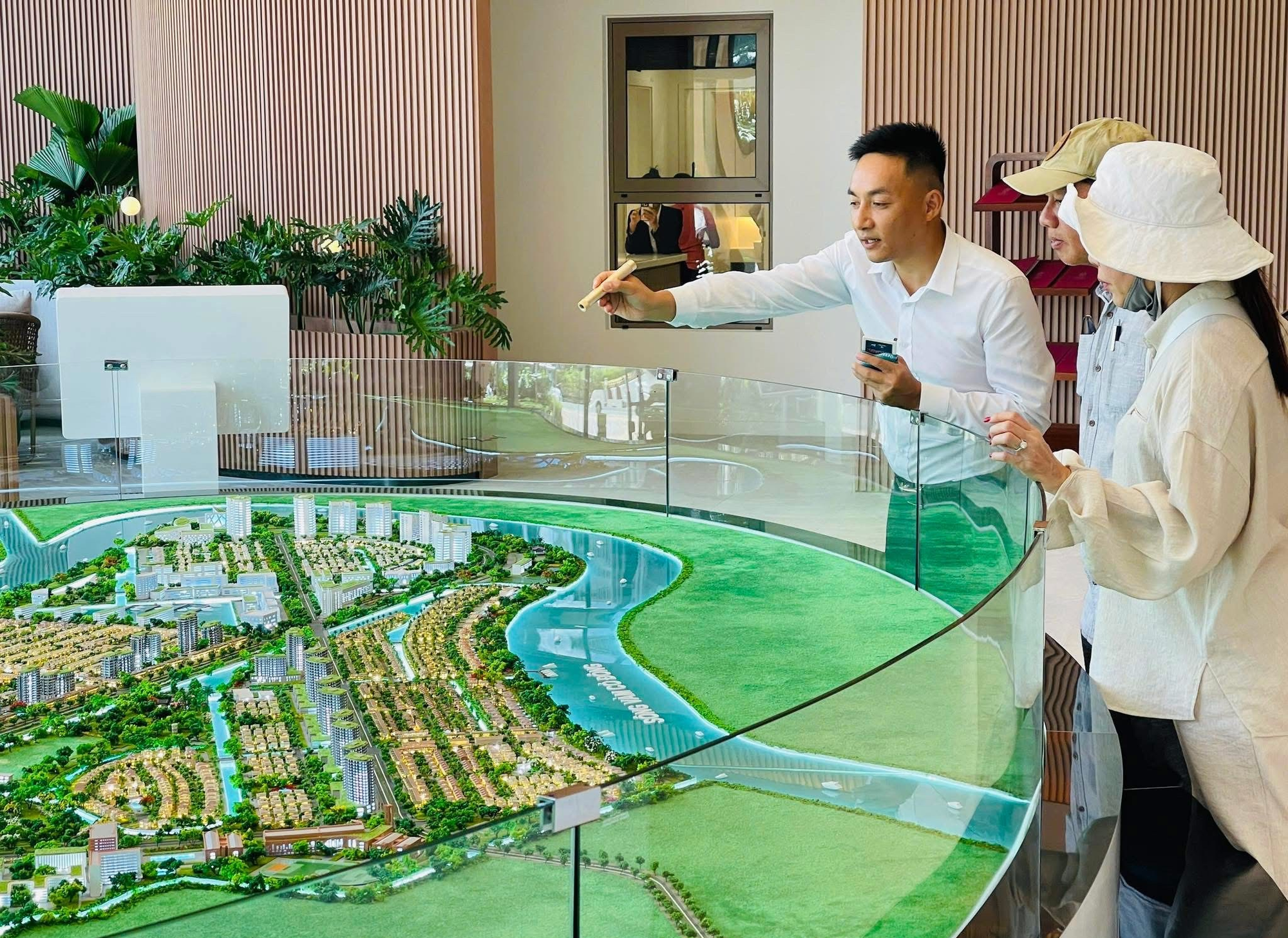 Lãi suất cho vay tăng cao, người vay mua nhà cơ cấu gấp danh mục đầu tư bất động sản- Ảnh 1.