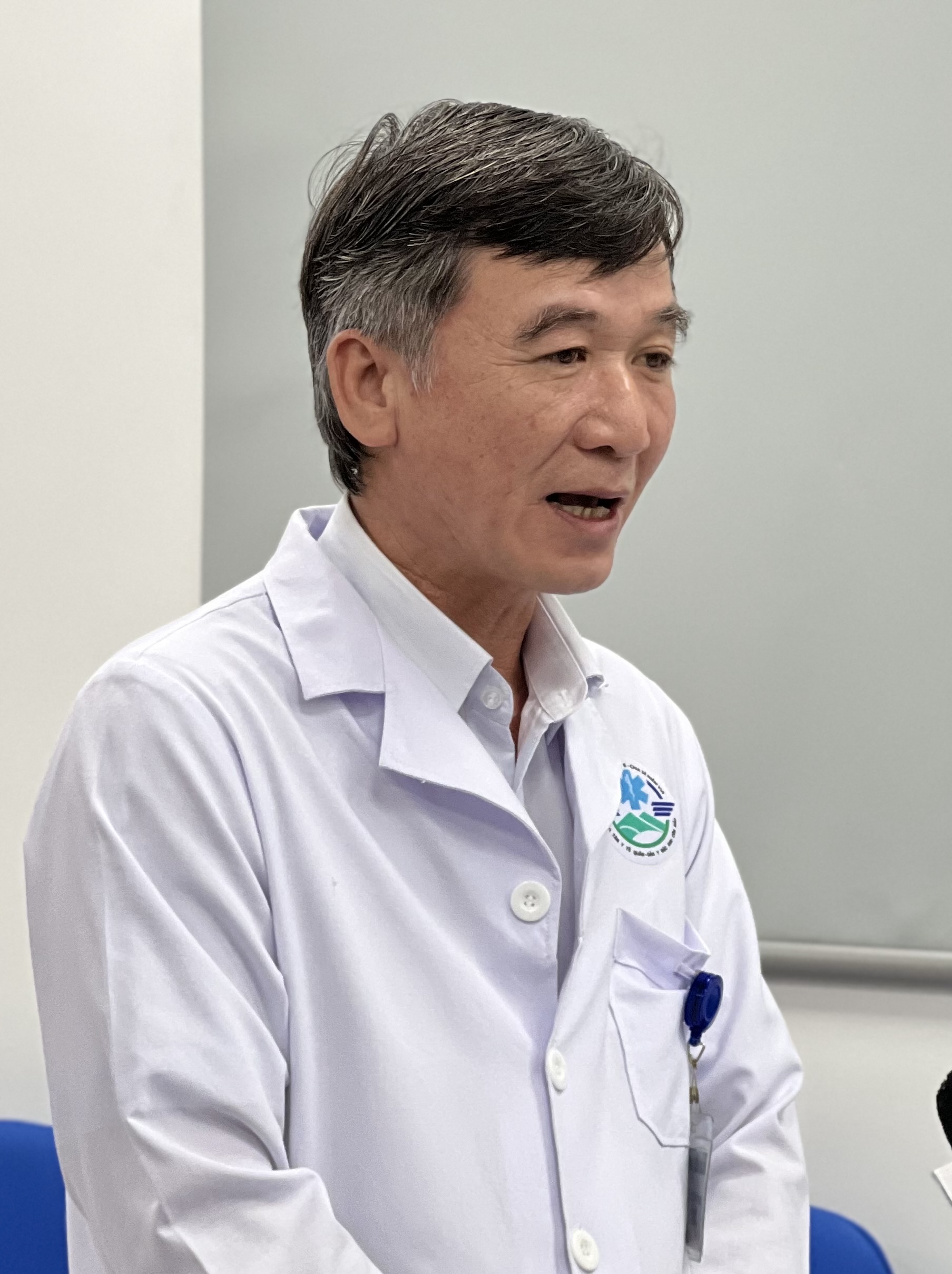 Người con của C&ocirc;n Đảo v&agrave; giấc mơ bệnh viện giữa biển xa- Ảnh 2.