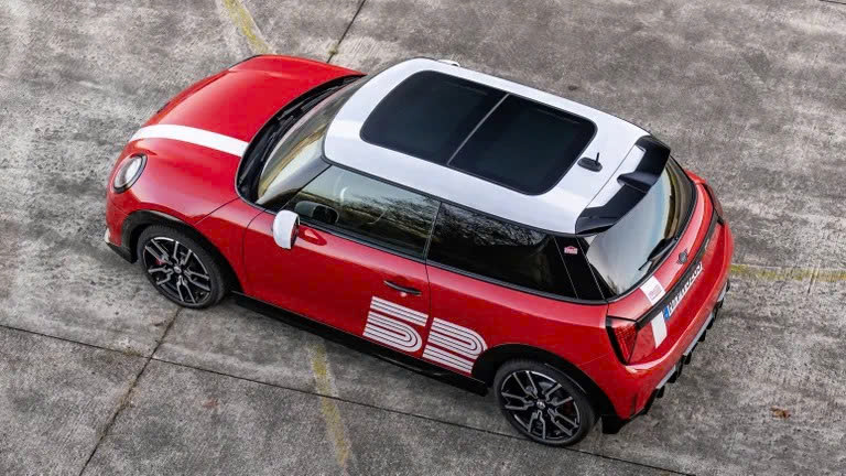 MINI Cooper JCW có bản giới hạn, giá 47 nghìn USD- Ảnh 3.
