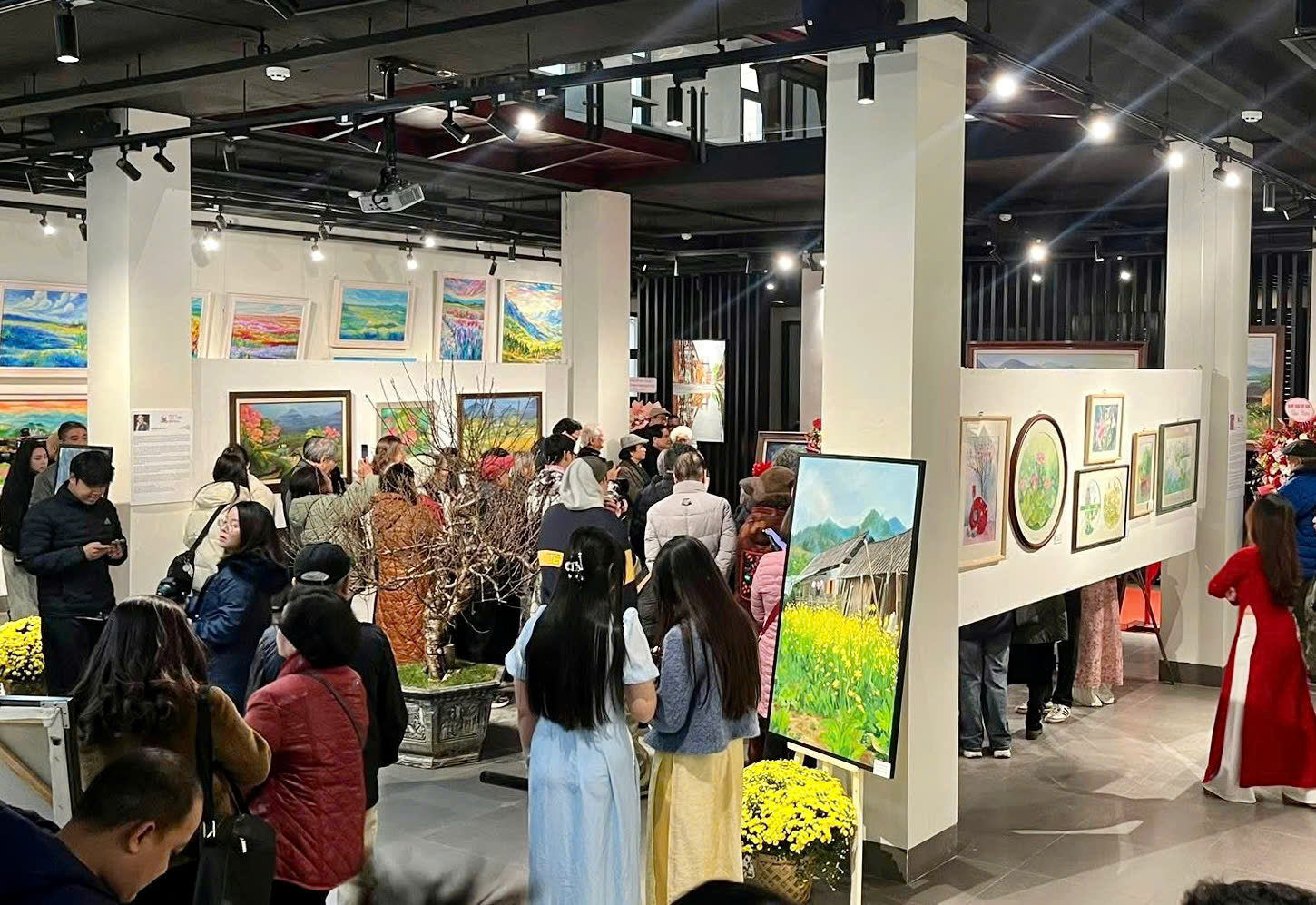 Khi hội họa "đ&aacute;nh thức" sắc Xu&acirc;n- Ảnh 14.