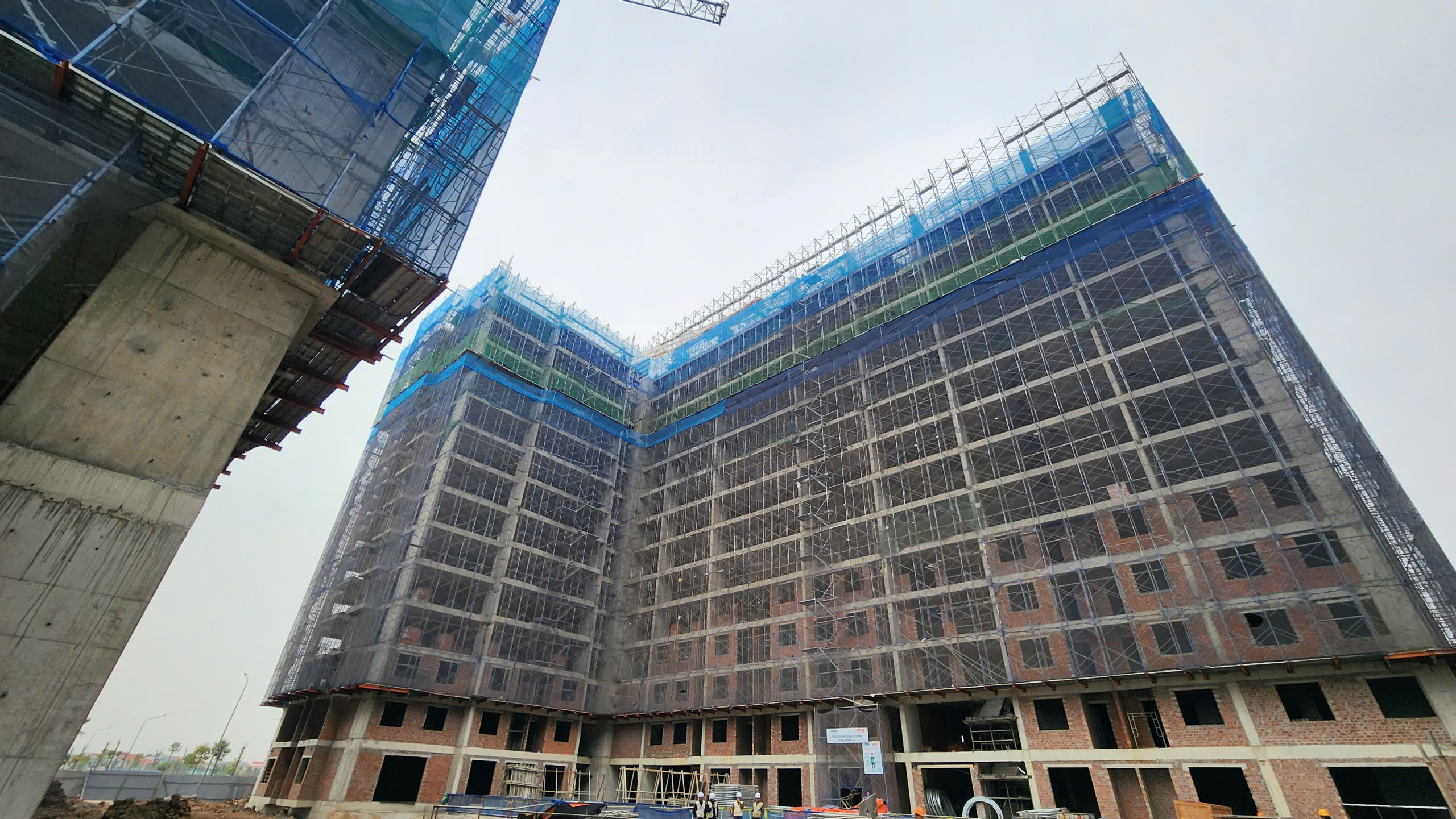 Rộn ràng trên công trường dự án nhà ở xã hội hơn 1.000 tỷ đồng tại Bắc Ninh- Ảnh 11.