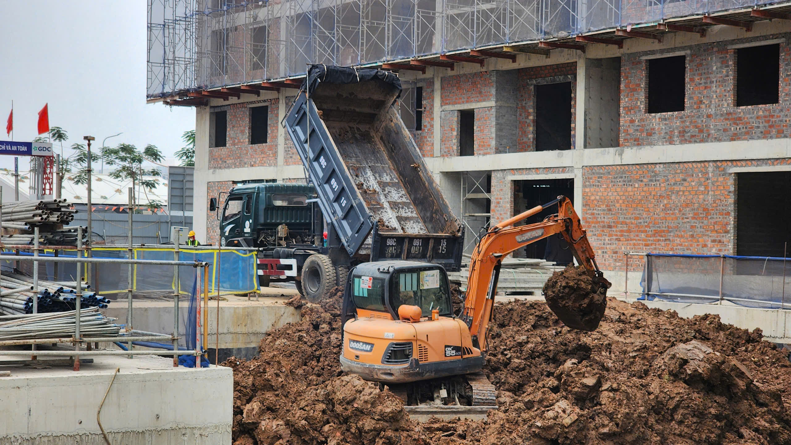 Rộn ràng trên công trường dự án nhà ở xã hội hơn 1.000 tỷ đồng tại Bắc Ninh- Ảnh 18.