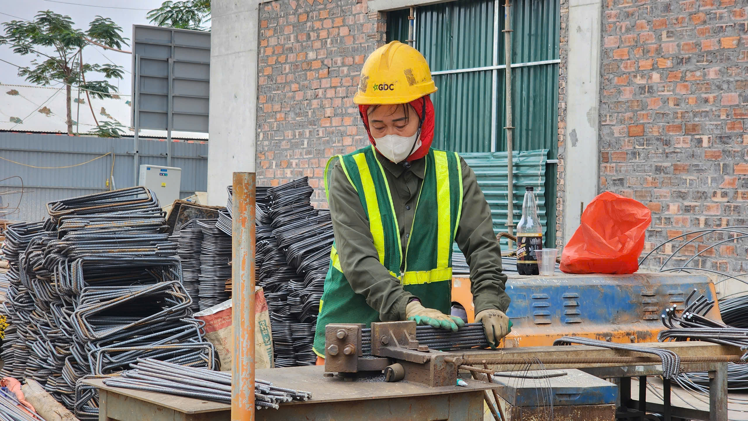 Rộn ràng trên công trường dự án nhà ở xã hội hơn 1.000 tỷ đồng tại Bắc Ninh- Ảnh 17.