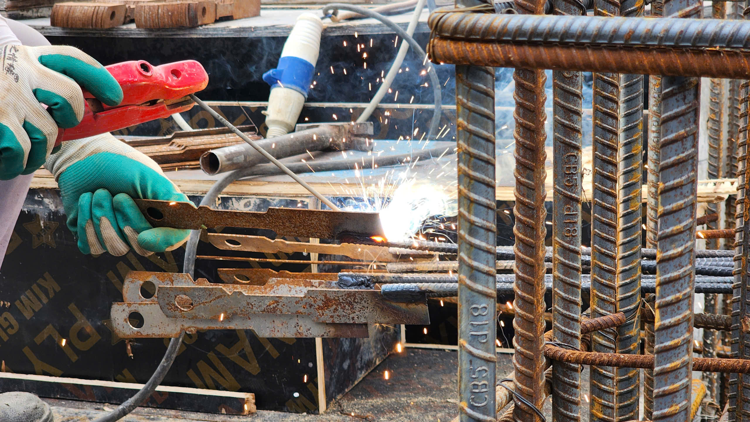 Rộn ràng trên công trường dự án nhà ở xã hội hơn 1.000 tỷ đồng tại Bắc Ninh- Ảnh 9.