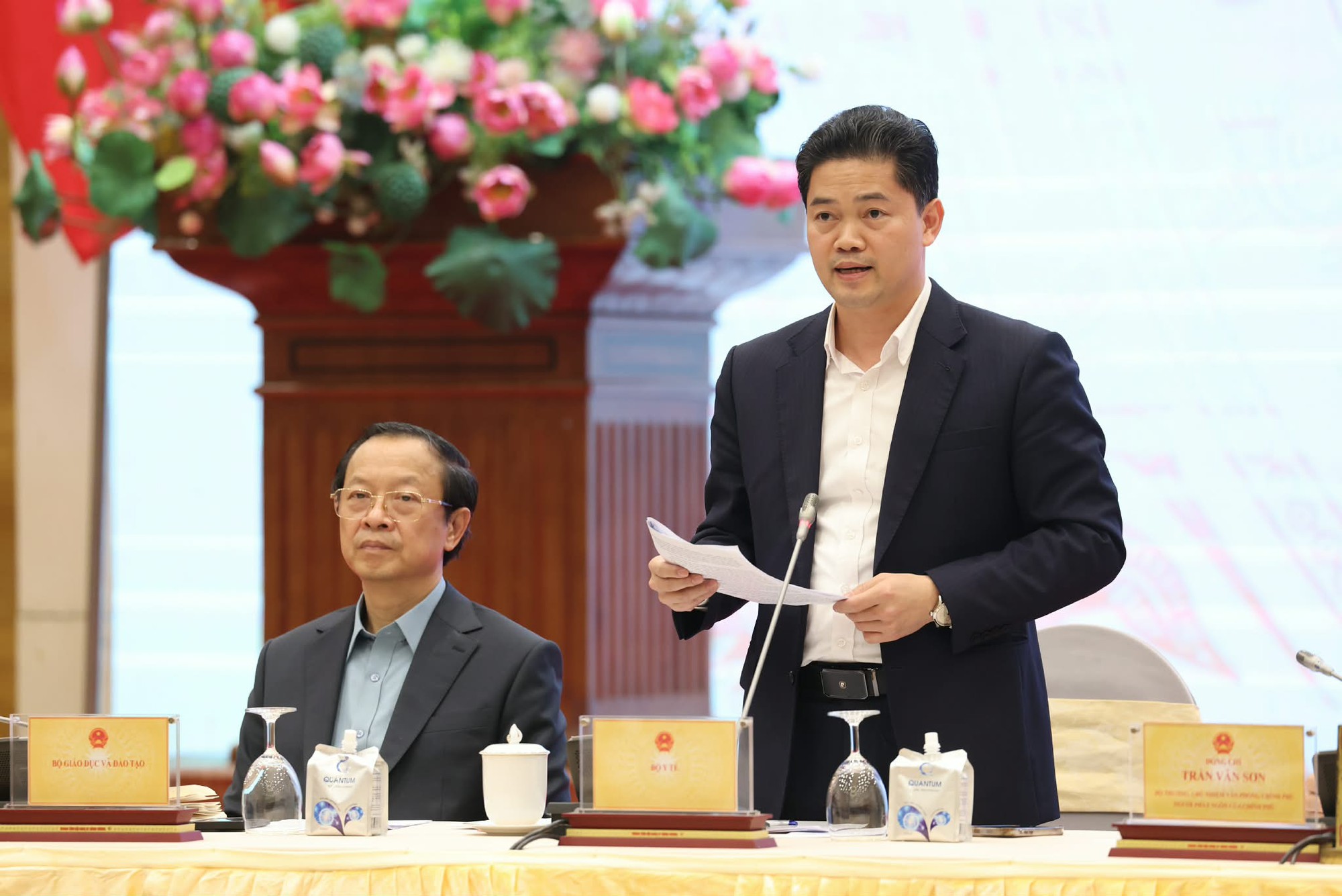 Siết quản l&yacute; an to&agrave;n thực phẩm, tăng cường bảo đảm trật tự an to&agrave;n giao th&ocirc;ng dịp Tết- Ảnh 2.