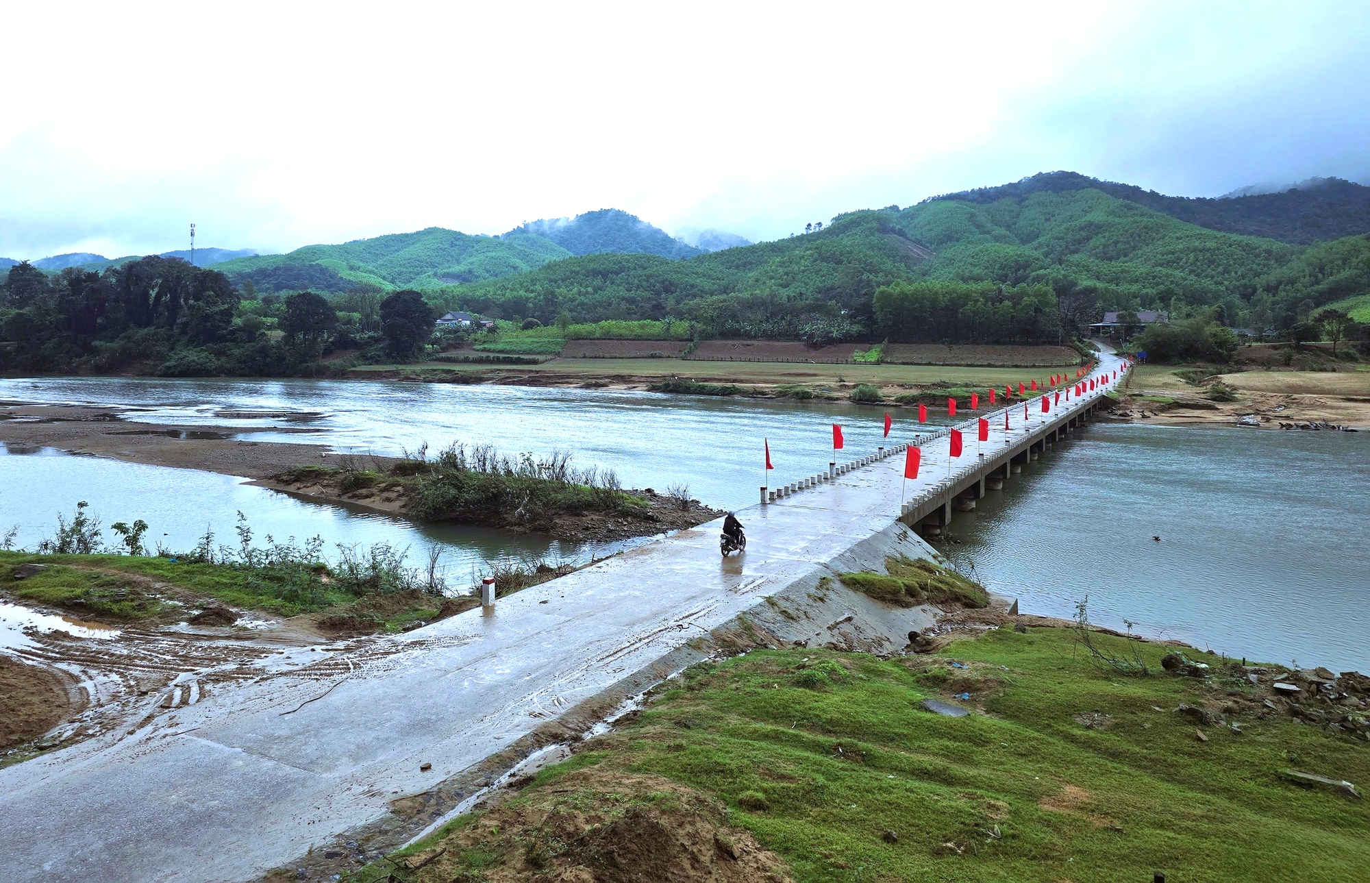 Quảng Trị đầu tư x&acirc;y dựng cầu vượt lũ tr&ecirc;n tuyến đường v&agrave;o chiến khu Ba L&ograve;ng- Ảnh 3.