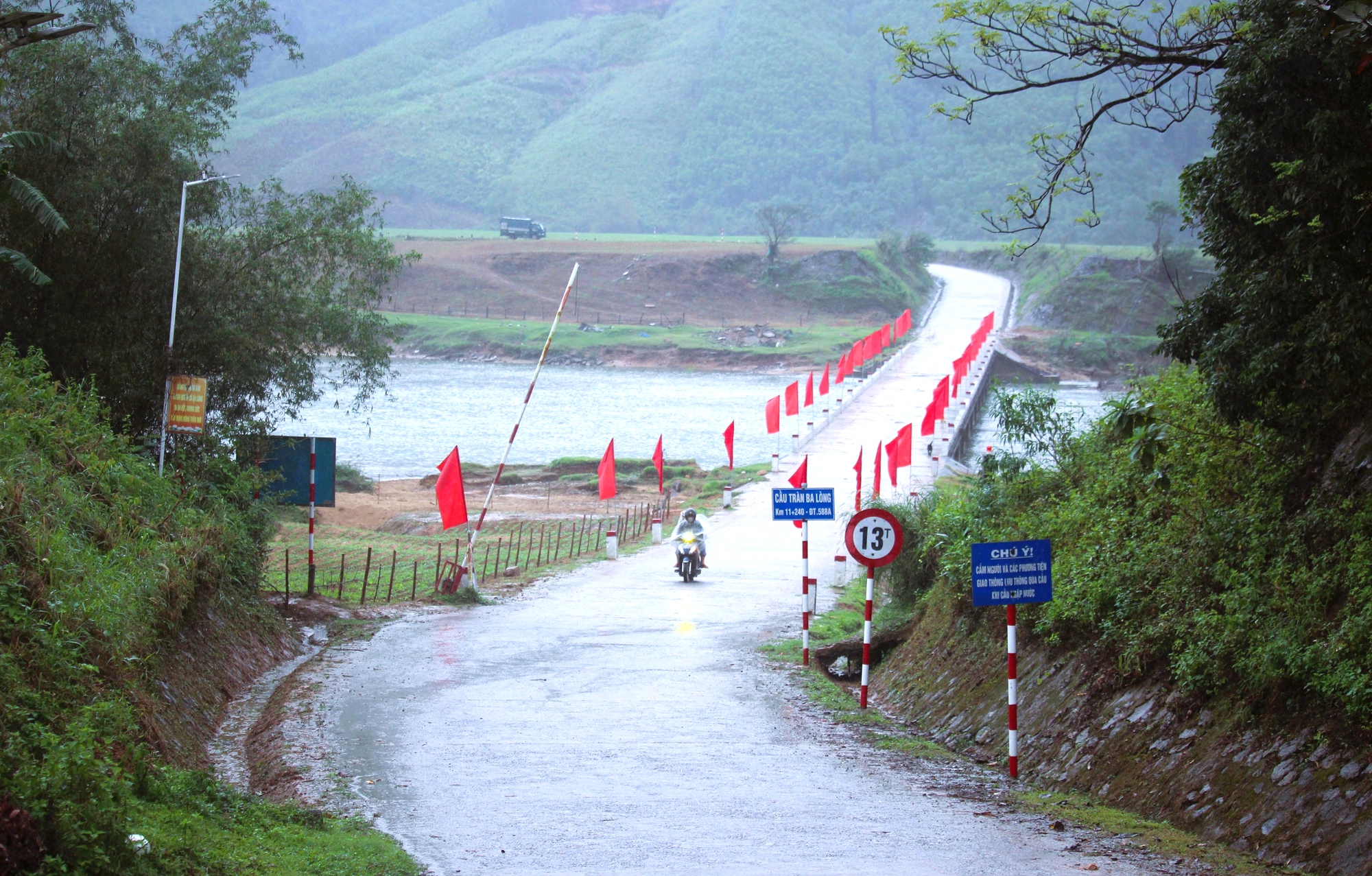 Quảng Trị đầu tư x&acirc;y dựng cầu vượt lũ tr&ecirc;n tuyến đường v&agrave;o chiến khu Ba L&ograve;ng- Ảnh 6.