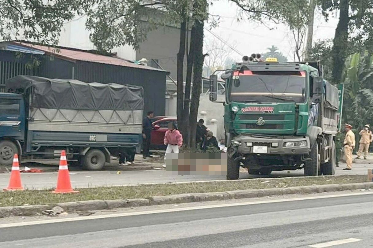 Điều tra vụ xe tải va chạm khiến một CSGT tử vong khi l&agrave;m nhiệm vụ ở Th&aacute;i Nguy&ecirc;n- Ảnh 1.