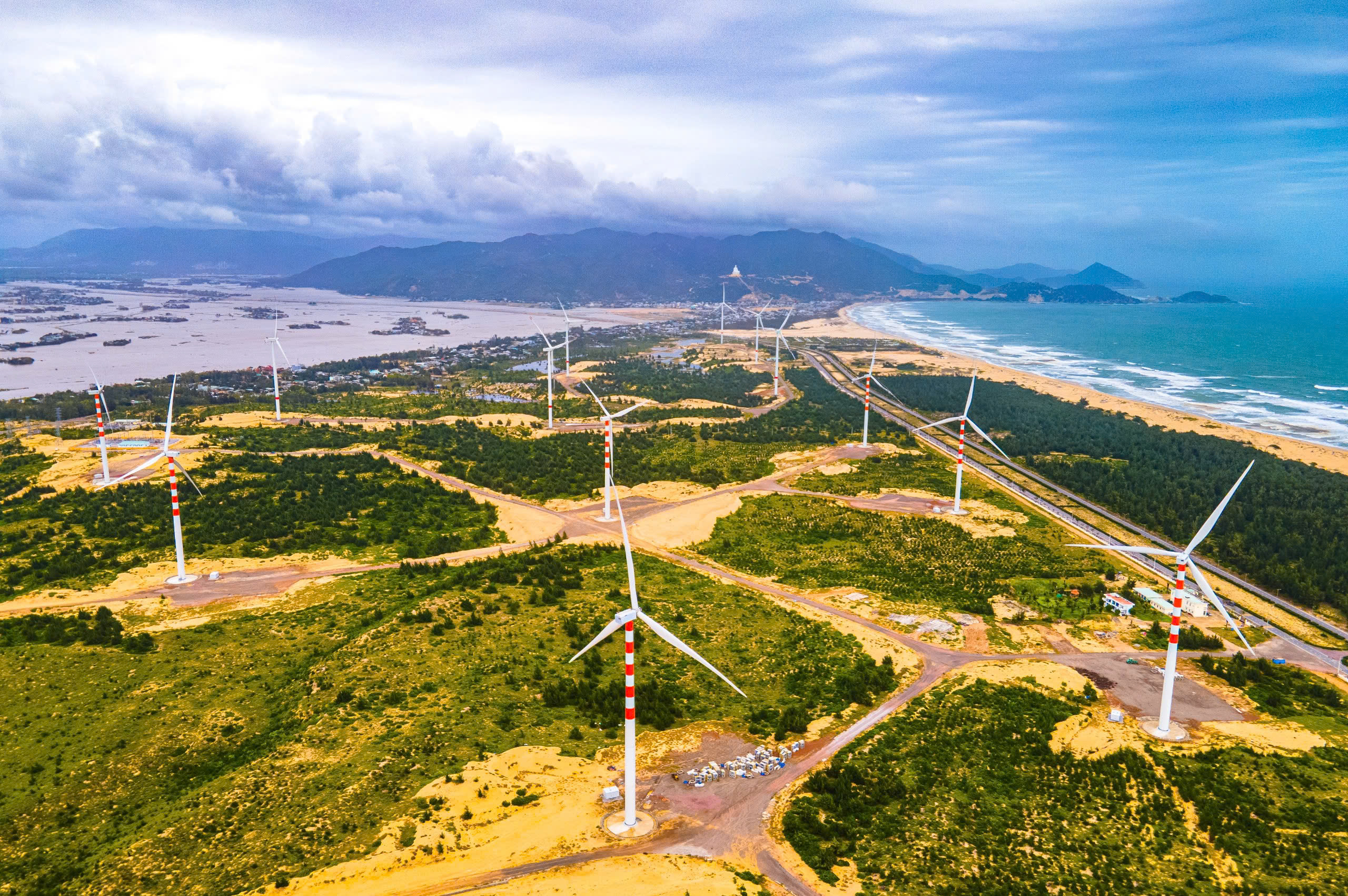 Gia Lai: Phê duyệt nhà đầu tư quan tâm dự án điện gió Hòn Trâu hơn 48.000 tỷ đồng- Ảnh 1.