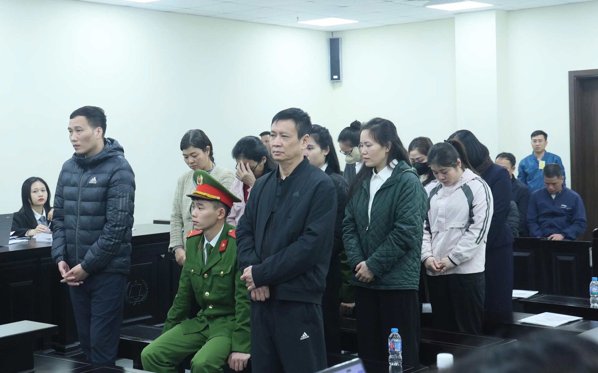 "B&agrave; tr&ugrave;m" vụ bu&ocirc;n lậu hơn 546kg v&agrave;ng khai thủ đoạn giấu h&agrave;ng, tuồn v&agrave;o Việt Nam- Ảnh 1.