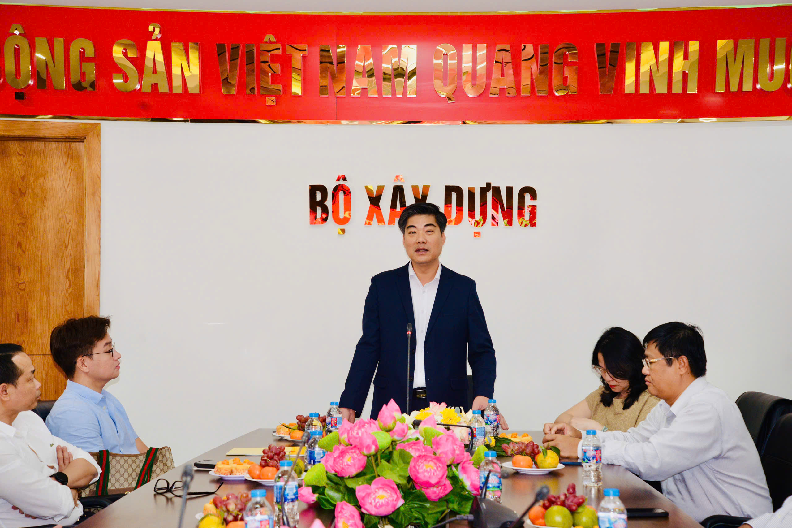 Cao tốc, nh&agrave; ở x&atilde; hội tạo nền tảng ph&aacute;t triển d&agrave;i hạn cho ng&agrave;nh x&acirc;y dựng- Ảnh 1.