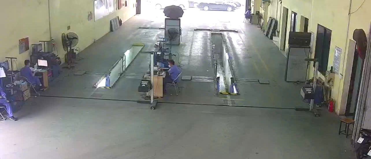 Người d&acirc;n bất ngờ v&igrave; đăng kiểm &ocirc; t&ocirc; s&aacute;t Tết&hellip; qu&aacute; nhanh- Ảnh 2.