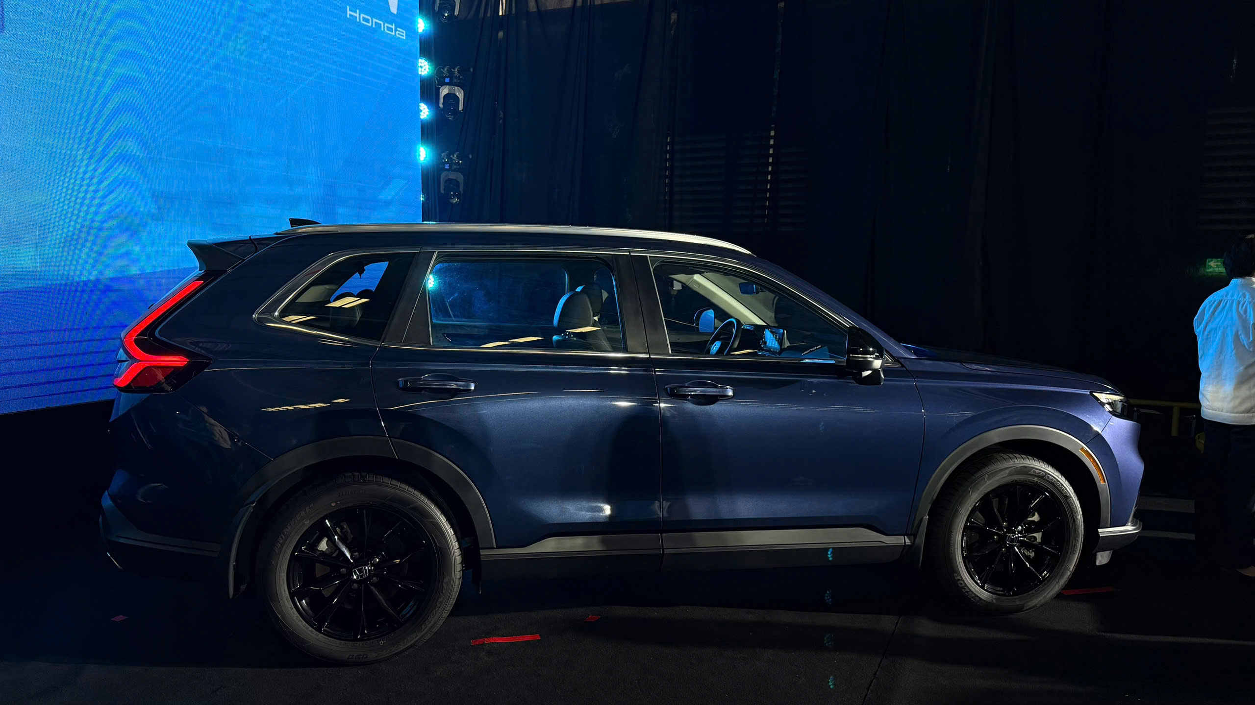 Honda CR-V hybrid nâng cấp chốt giá từ 1,17 tỷ đồng- Ảnh 1.